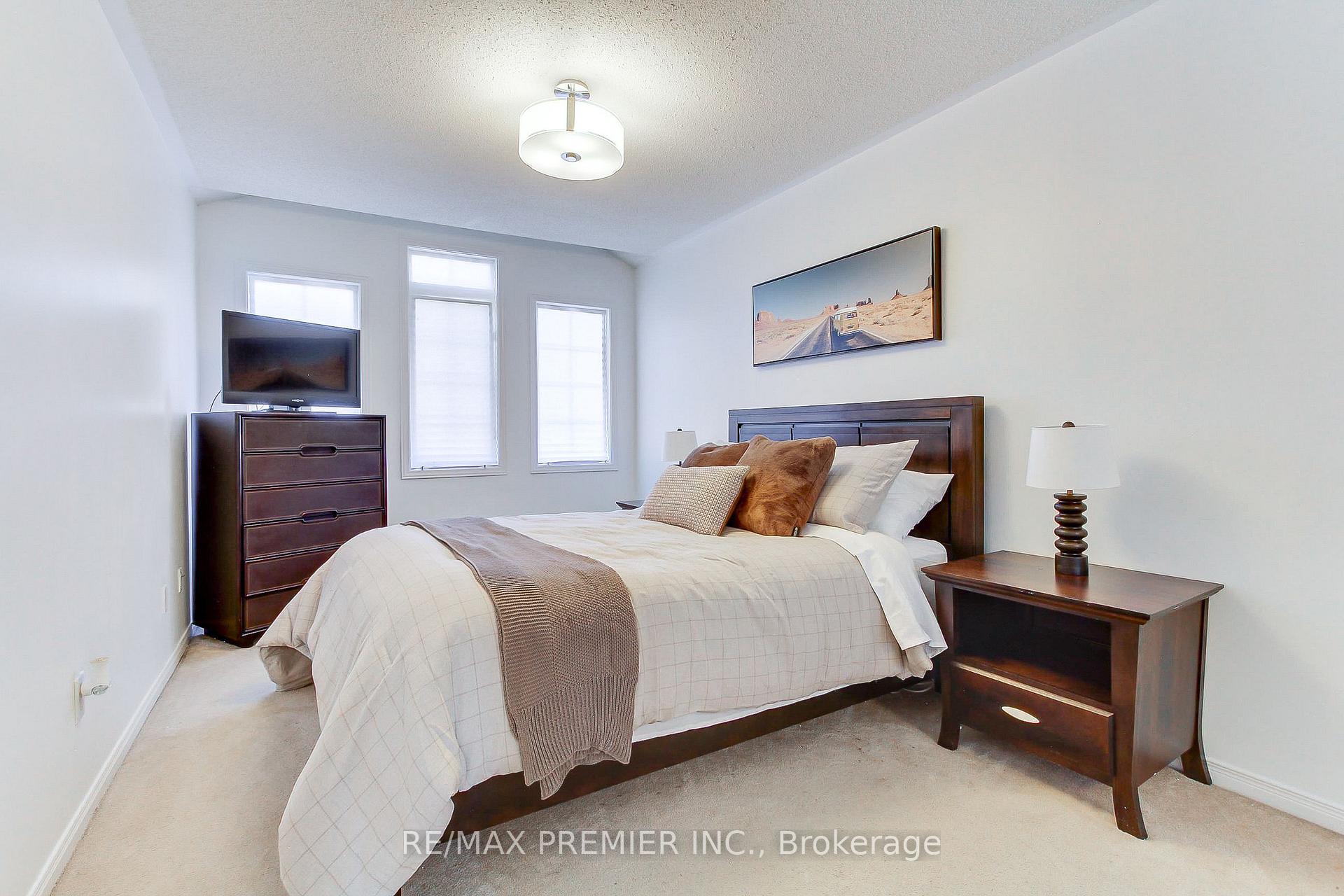 Photo 15 of 39 Ronan Crescent, Vaughan, Sonoma Heights — HOMEH