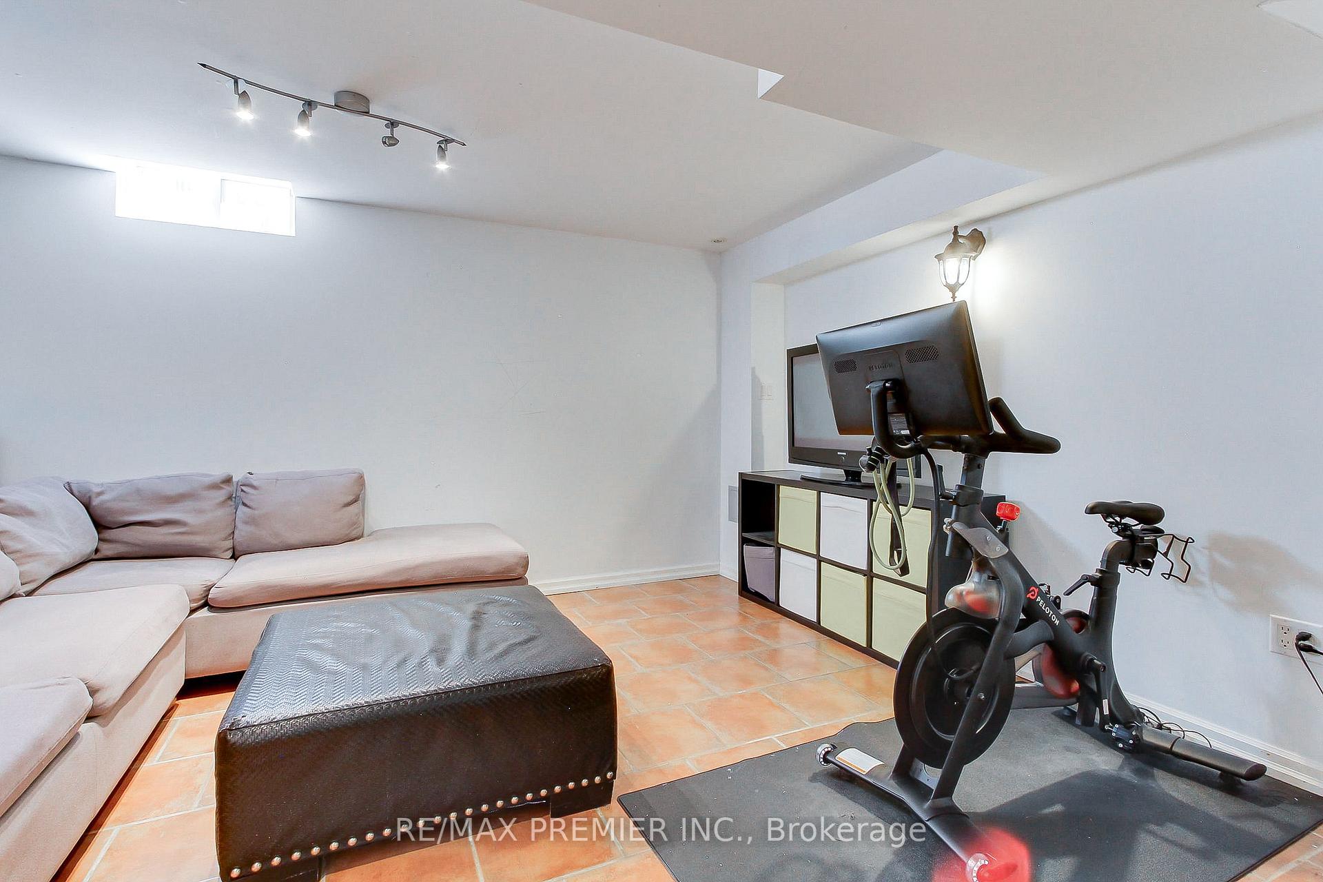 Photo 20 of 39 Ronan Crescent, Vaughan, Sonoma Heights — HOMEH