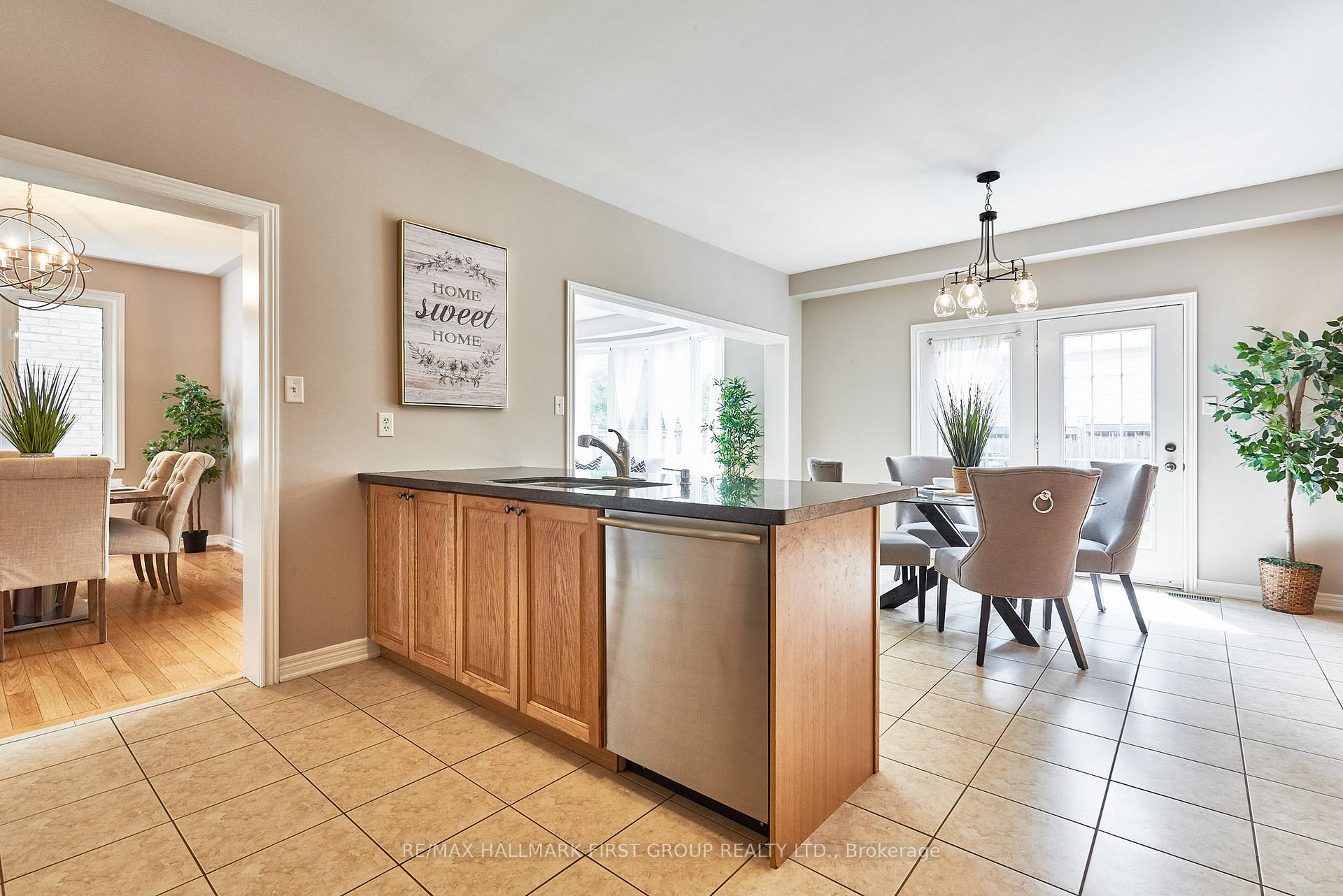 Photo 12 of 4 Bayern Drive, Whitby, Brooklin — HOMEH