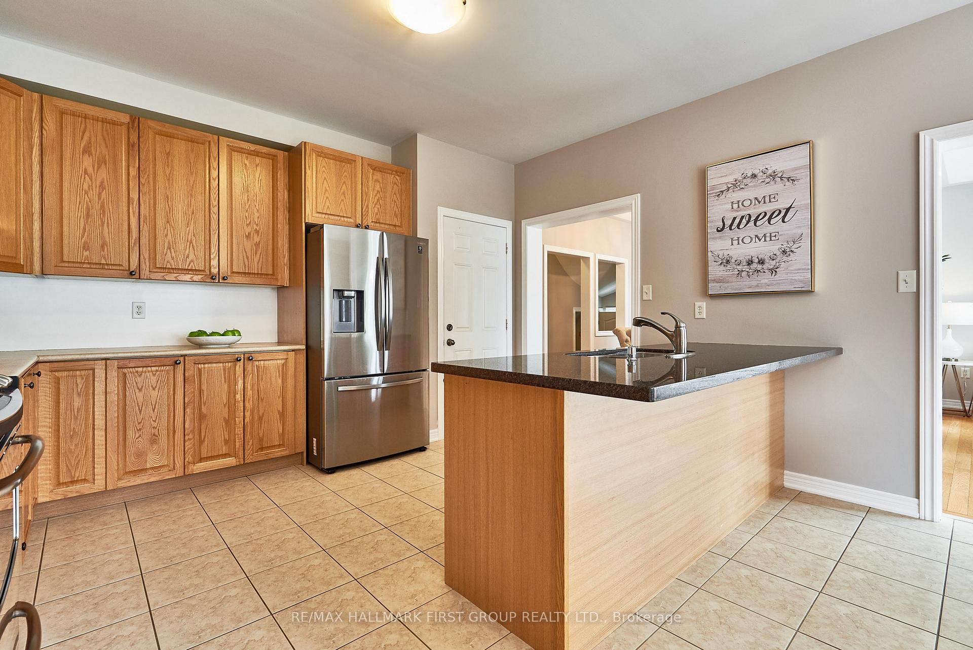 Photo 13 of 4 Bayern Drive, Whitby, Brooklin — HOMEH