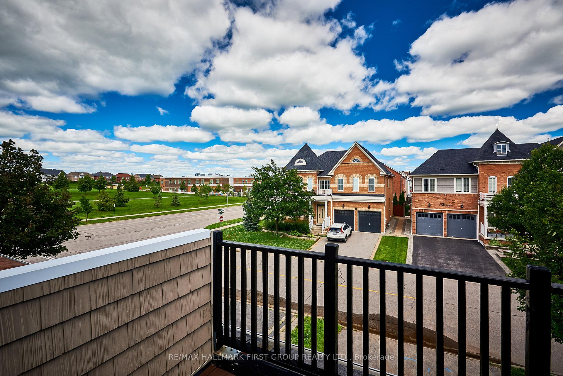 Photo 23 of 4 Bayern Drive, Whitby, Brooklin — HOMEH