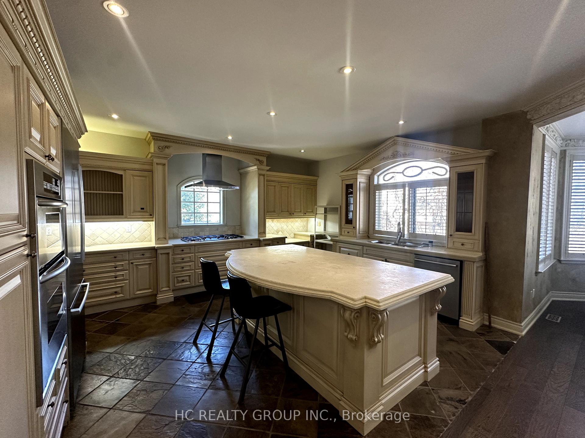 Photo 5 of 2 Sanibel Crescent, Vaughan, Uplands — HOMEH