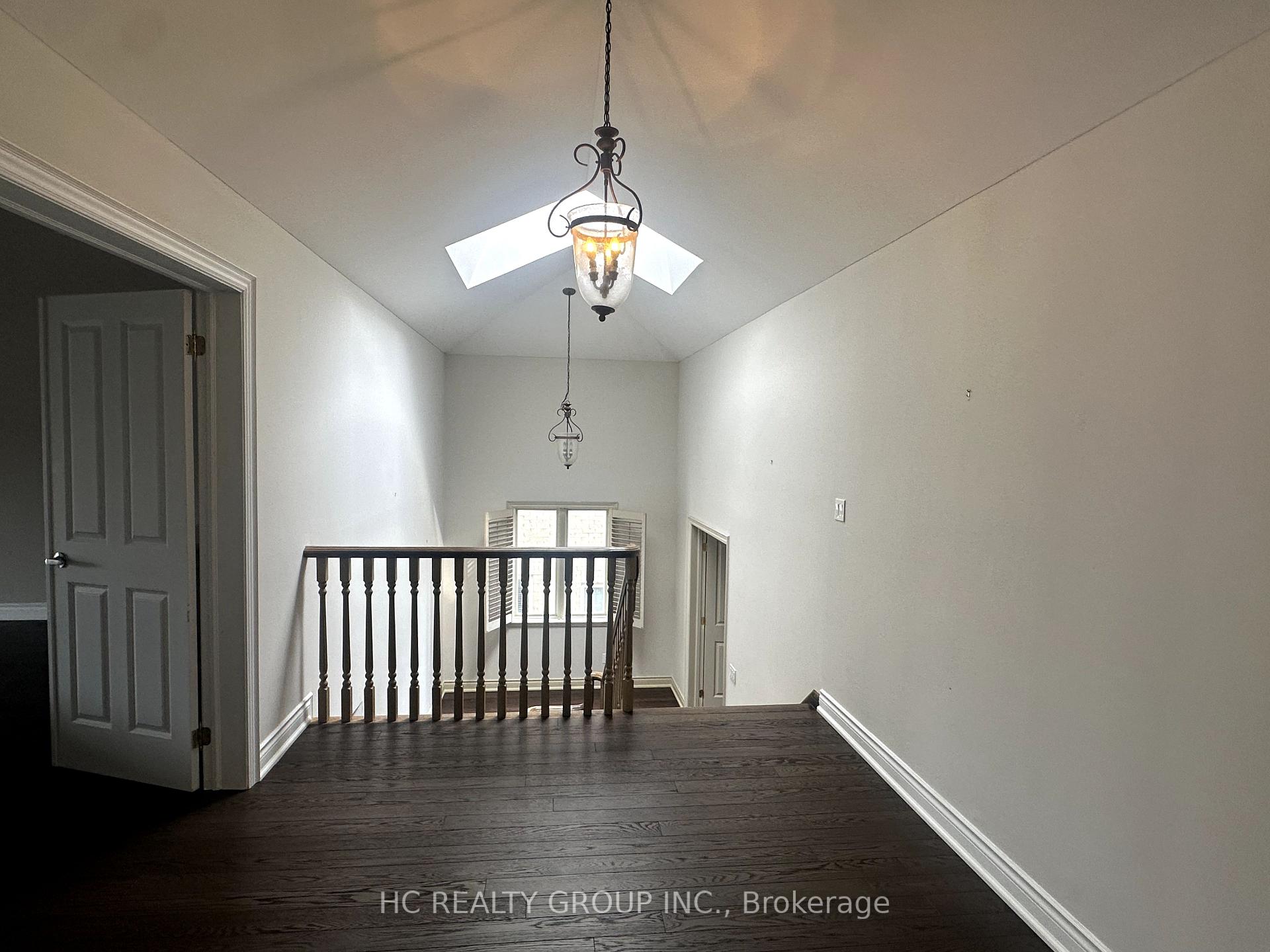 Photo 10 of 2 Sanibel Crescent, Vaughan, Uplands — HOMEH
