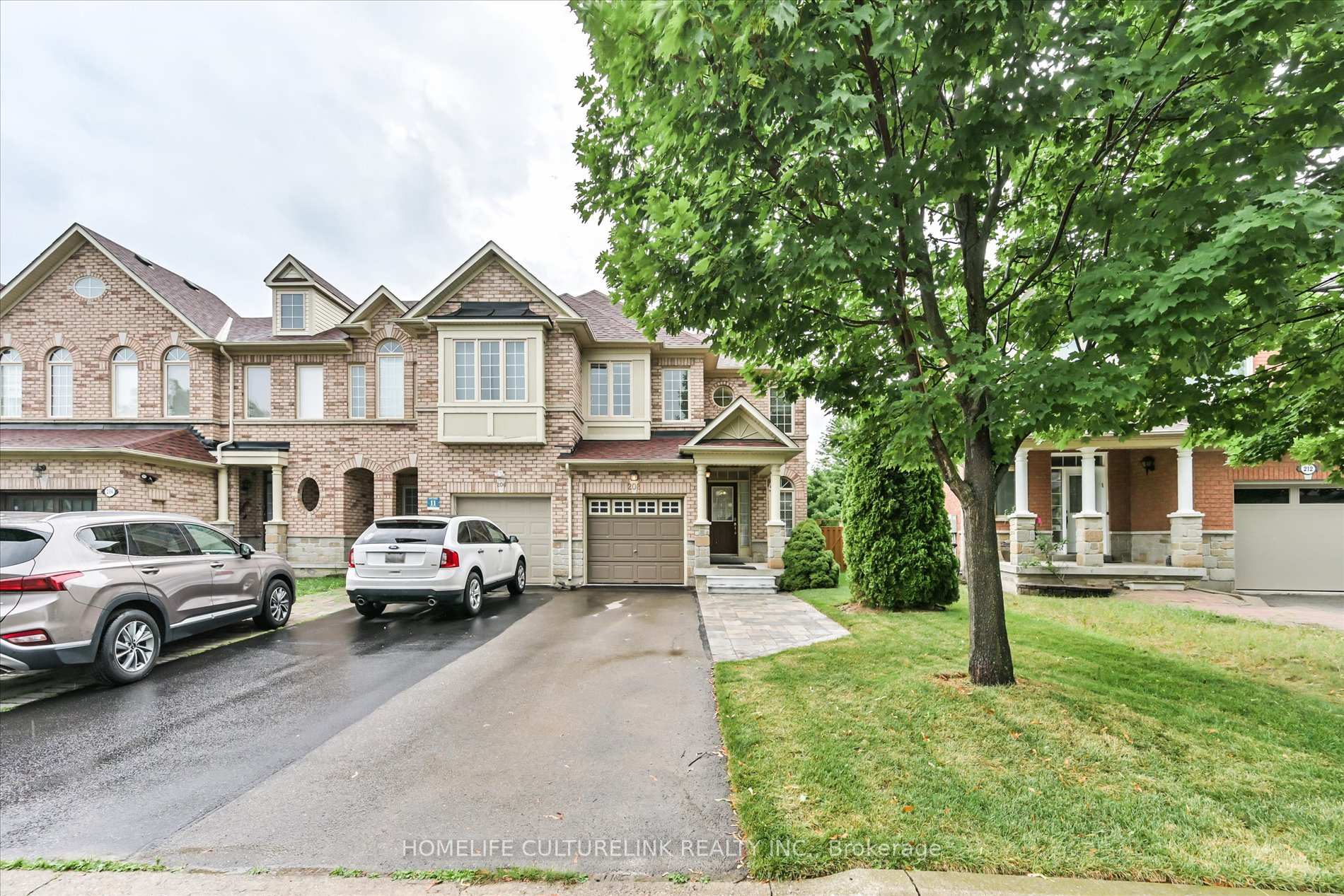Front of 208 Cabernet Road