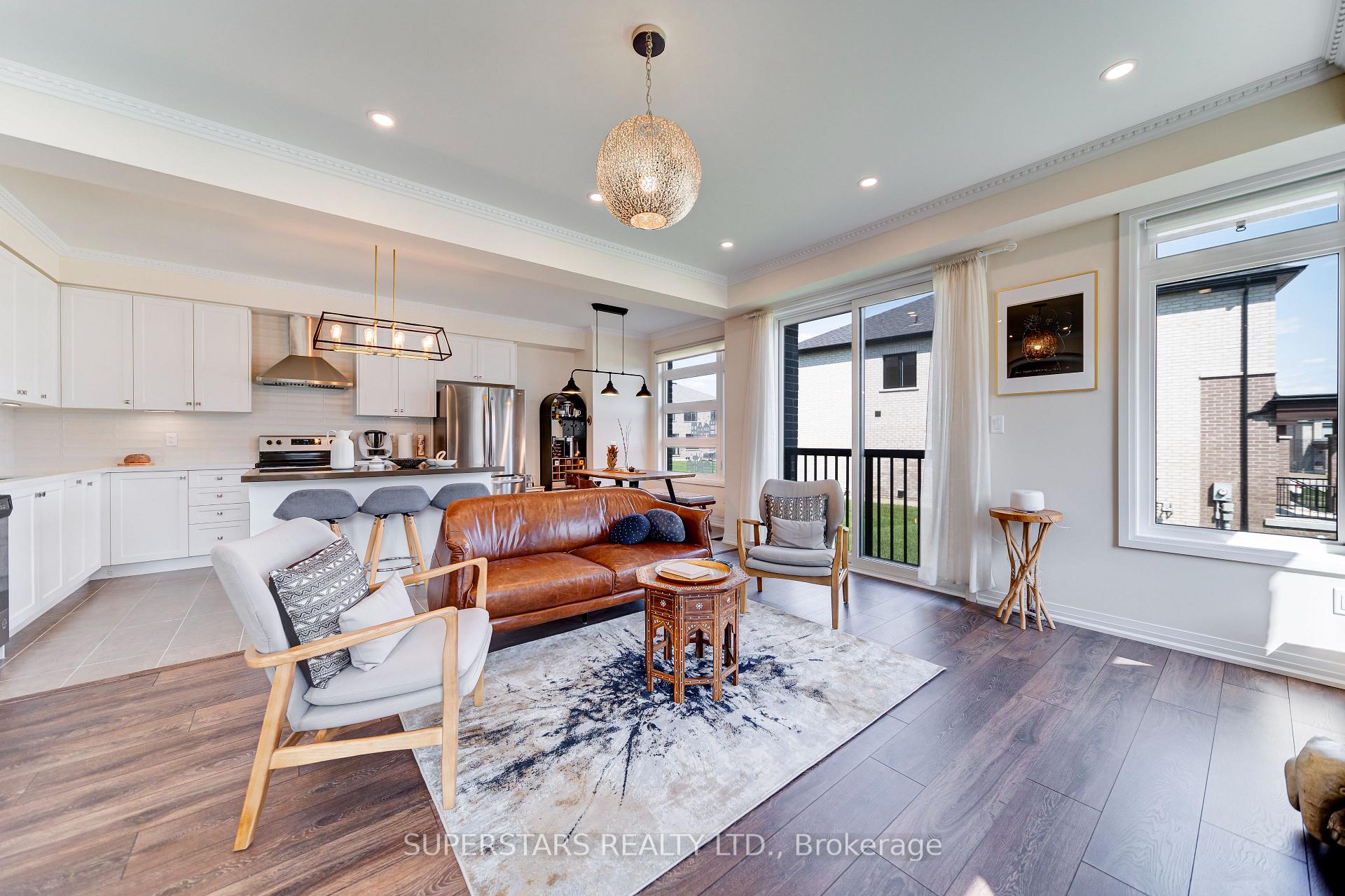 Photo 3 of 114 Armilia Place, Whitby, Rural Whitby — HOMEH