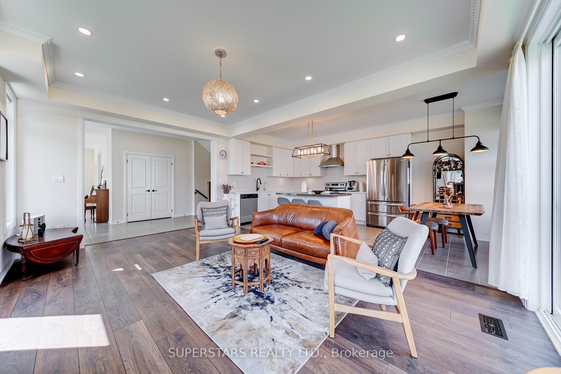 Photo 4 of 114 Armilia Place, Whitby, Rural Whitby — HOMEH