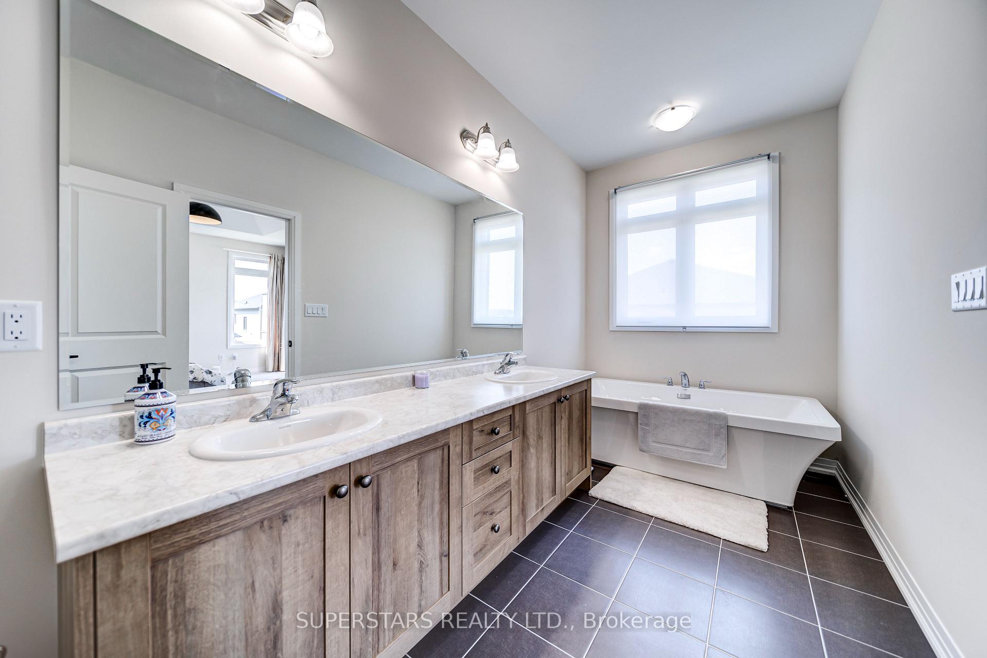 Photo 19 of 114 Armilia Place, Whitby, Rural Whitby — HOMEH