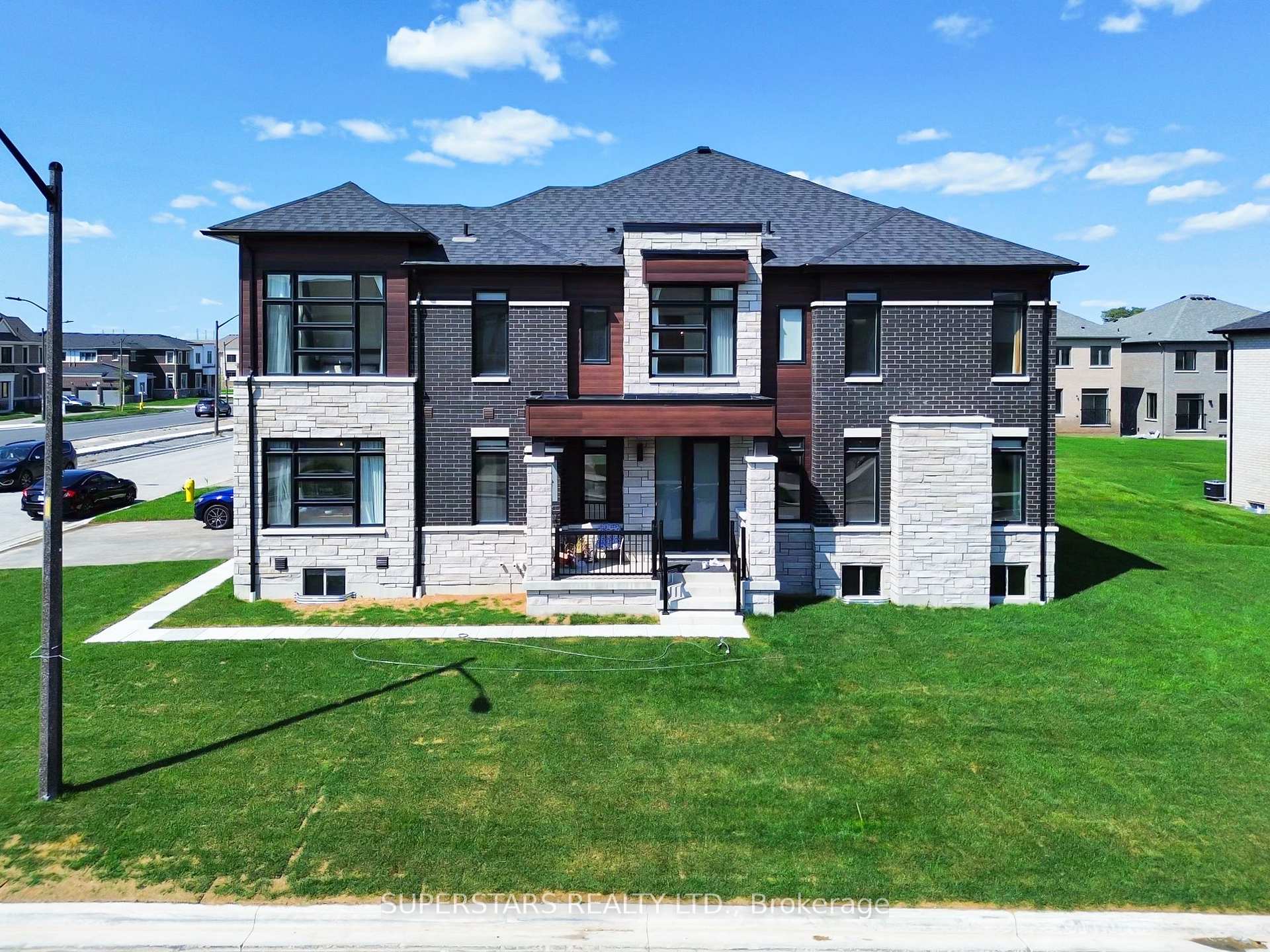 Photo 29 of 114 Armilia Place, Whitby, Rural Whitby — HOMEH