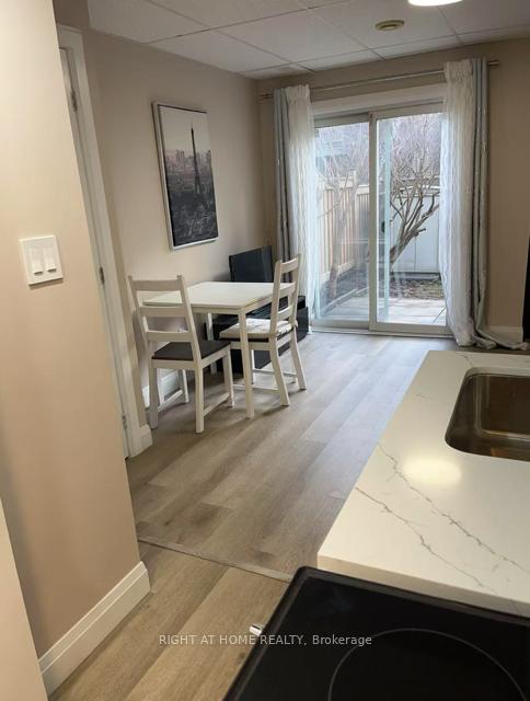 Photo 4 of Unit W/O, 151 Yellowood Circle, Vaughan, Patterson — HOMEH