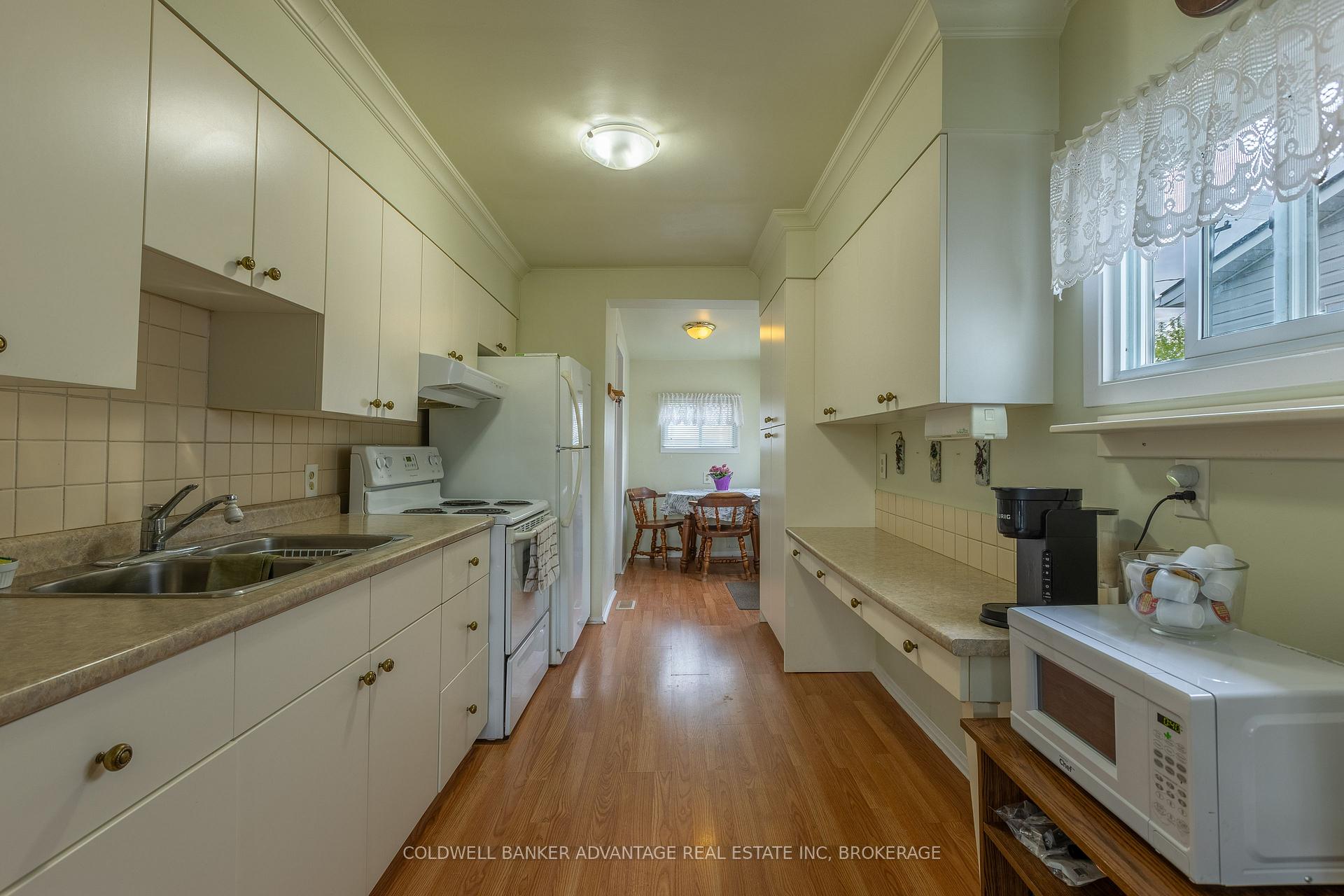 Photo 5 of 110 Roosevelt Avenue, Welland, Lincoln/Crowland — HOMEH