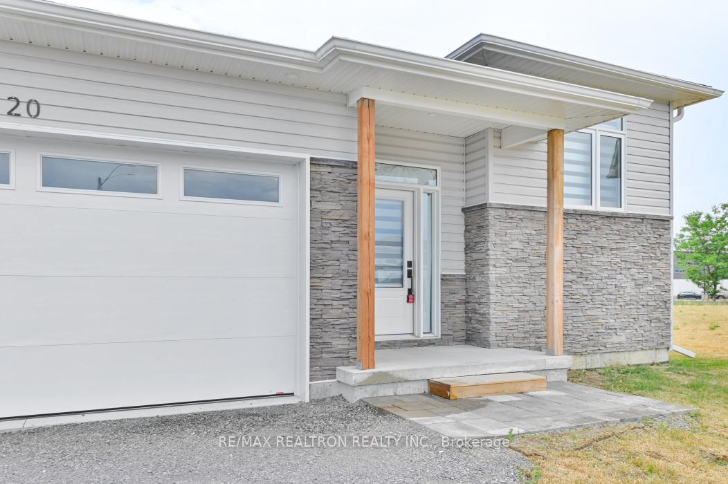Photo 4 of 20 Summit Crescent, Belleville, Belleville Ward — HOMEH