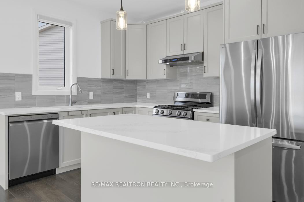 Photo 12 of 20 Summit Crescent, Belleville, Belleville Ward — HOMEH