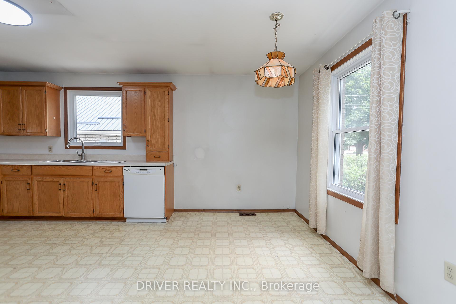 Photo 5 of 98 Caverly Road, Aylmer — HOMEH