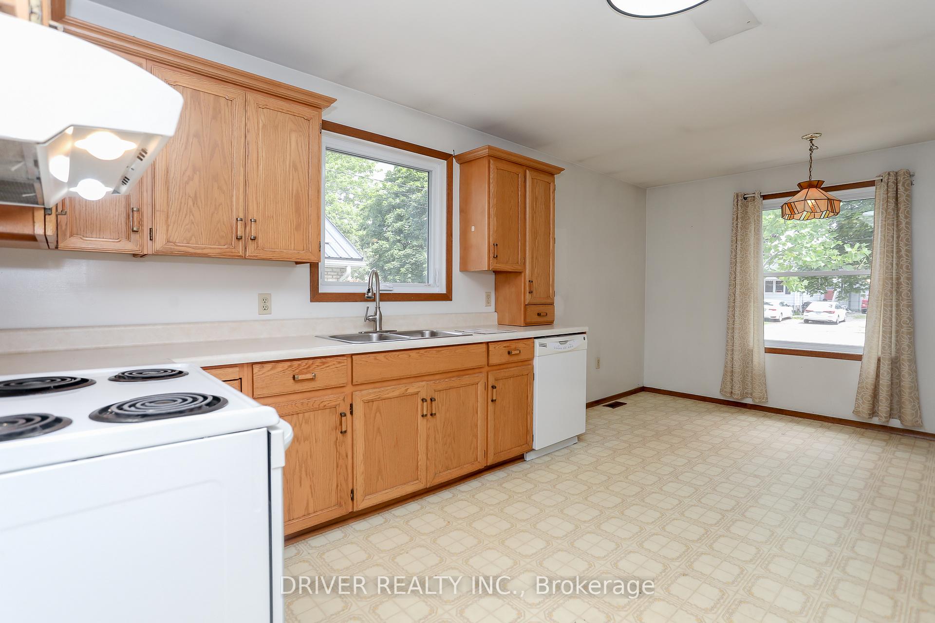 Photo 11 of 98 Caverly Road, Aylmer — HOMEH