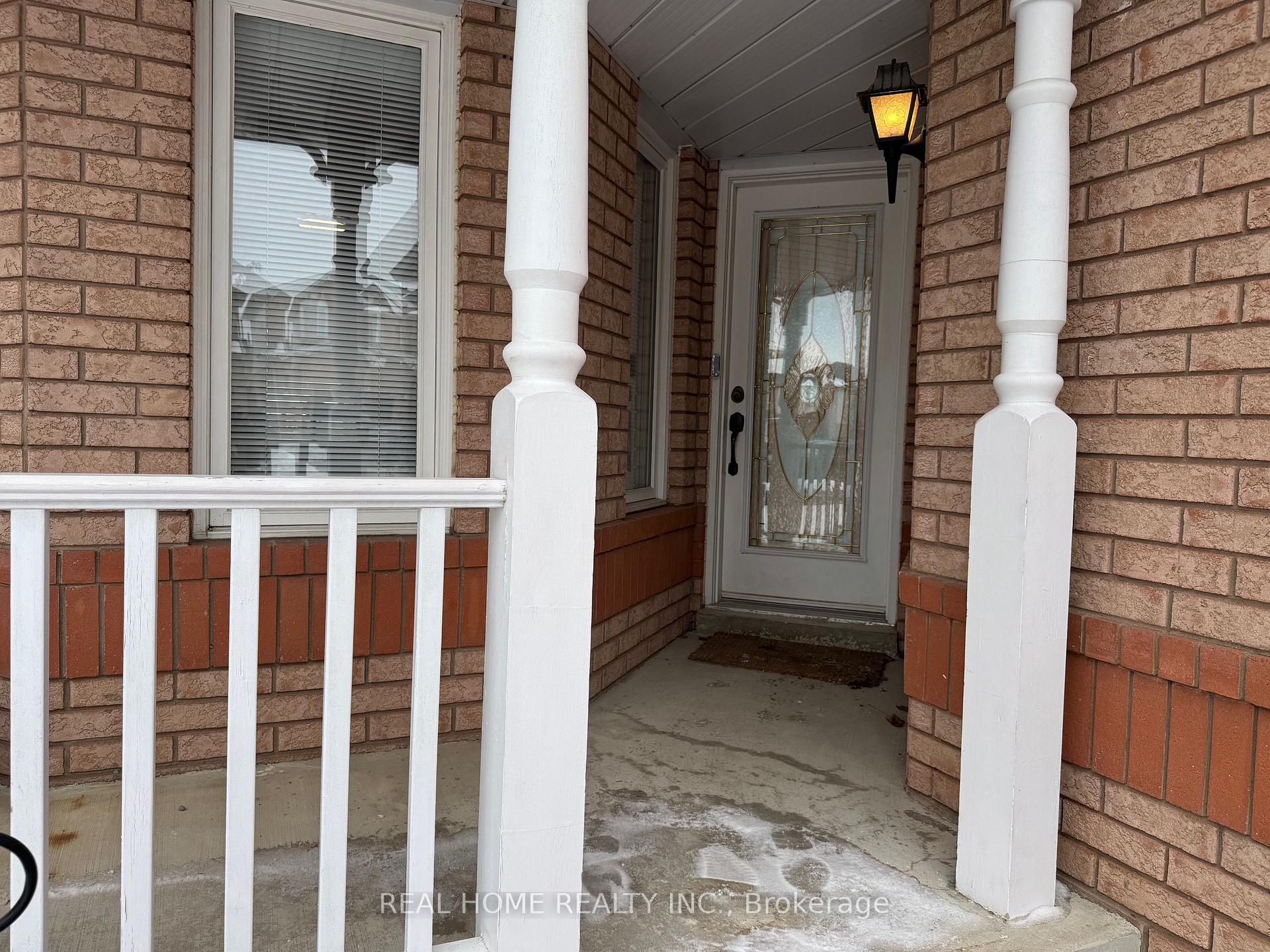 Photo 2 of 69 Jays Drive, Whitby, Williamsburg — HOMEH