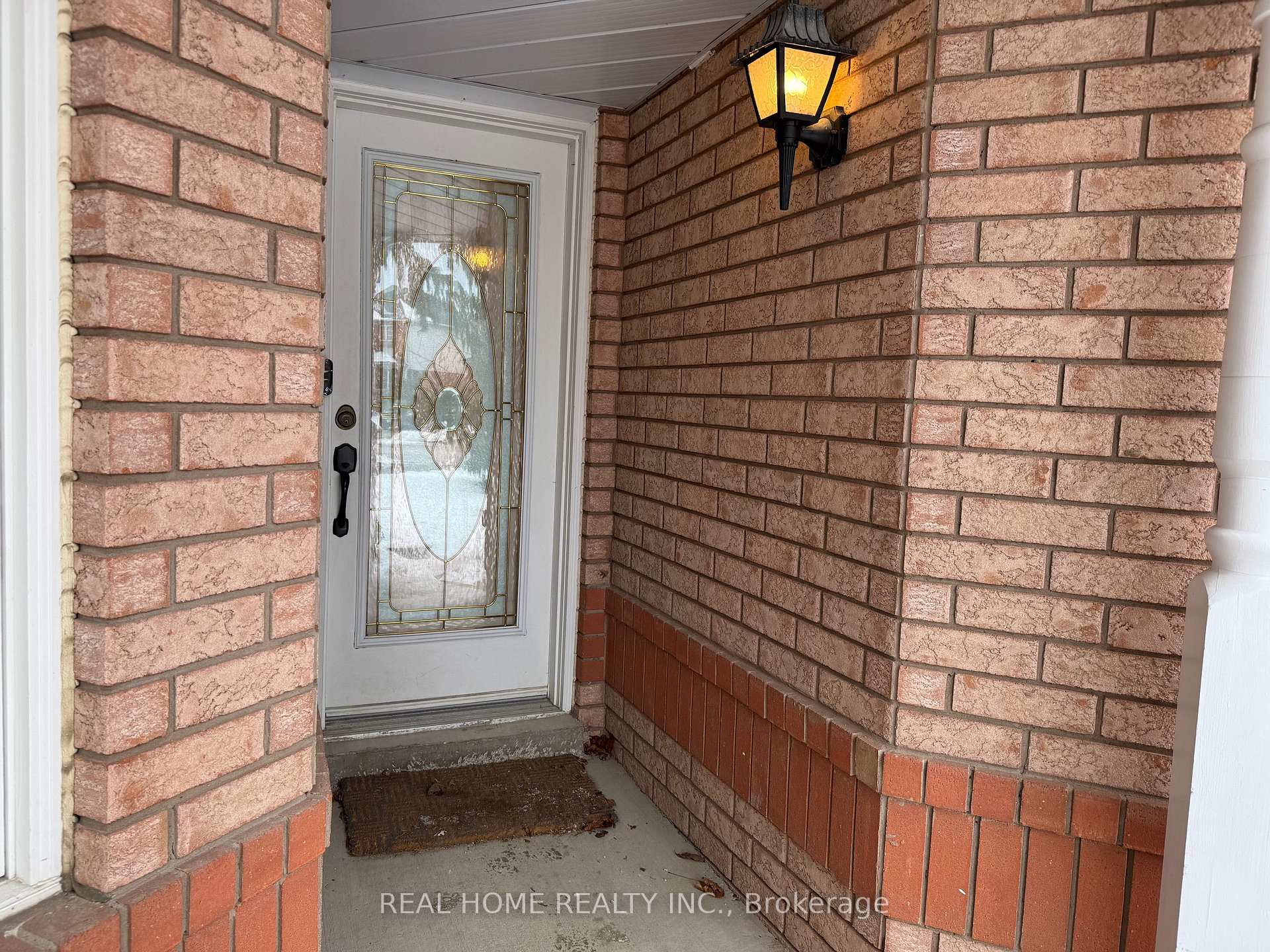 Photo 3 of 69 Jays Drive, Whitby, Williamsburg — HOMEH