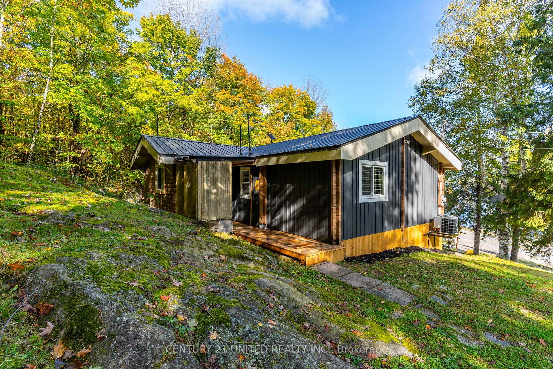 Photo 3 of 19181 Highway #35, Algonquin Highlands, Stanhope — HOMEH