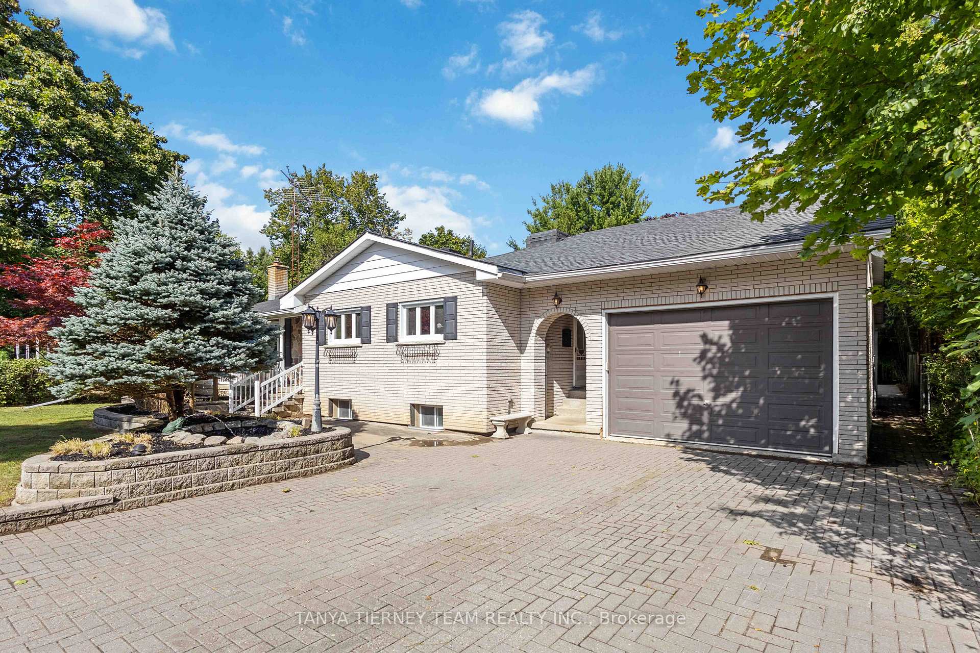 Photo 3 of 57 Ward Street, Whitby, Rural Whitby — HOMEH