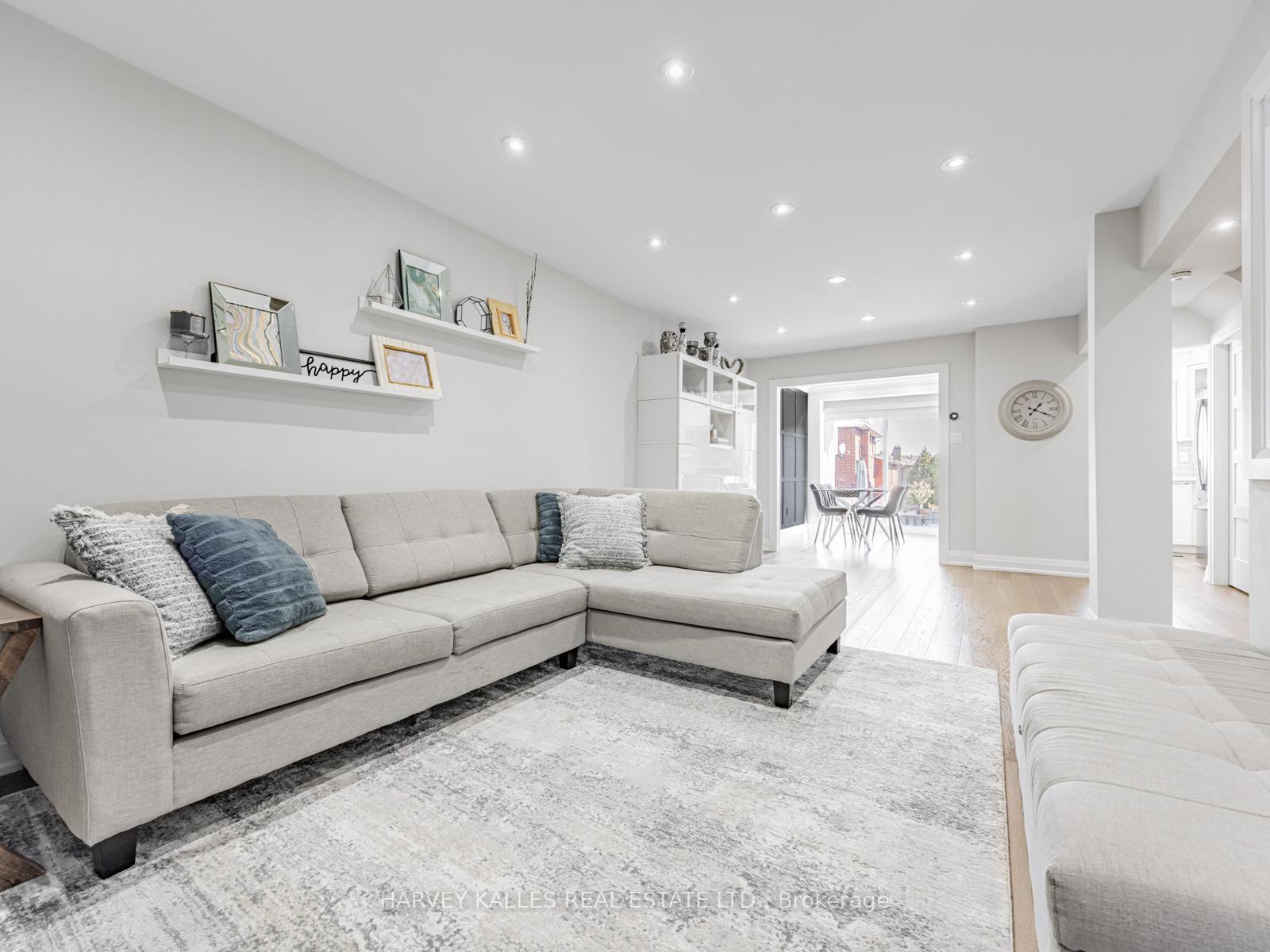 Photo 5 of 106 Bay Hill Drive, Vaughan, Glen Shields — HOMEH