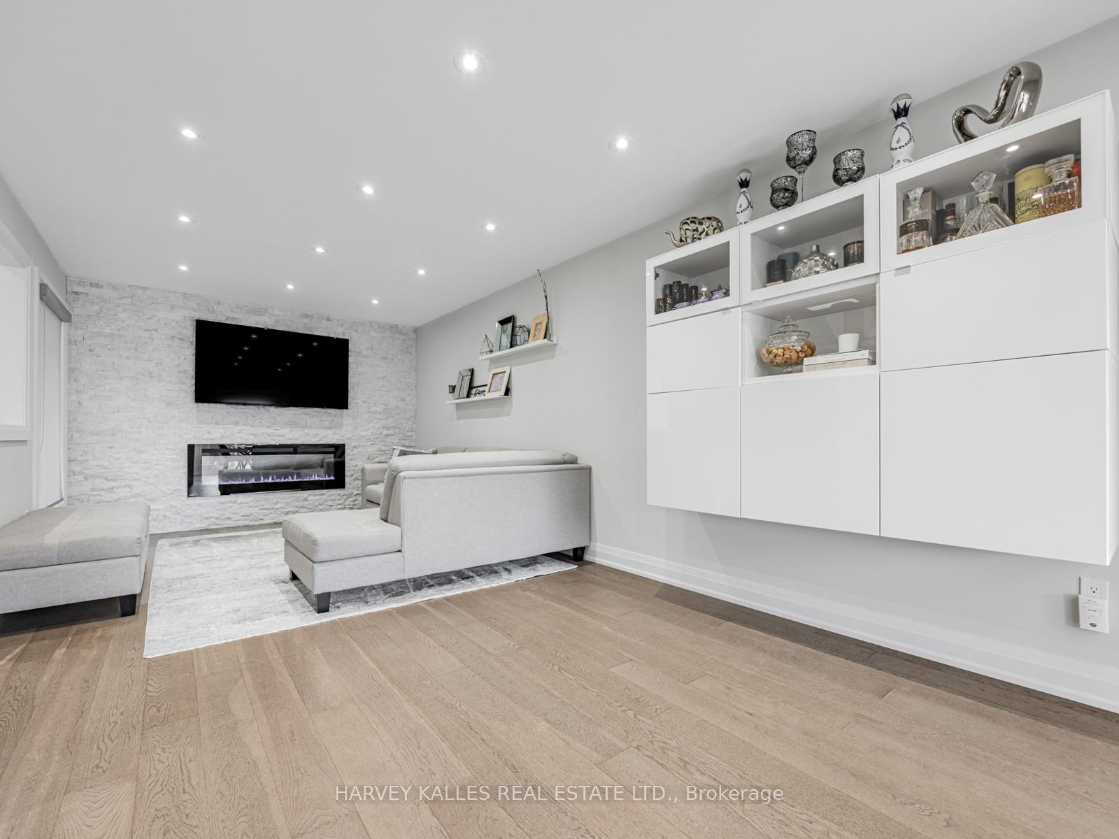 Photo 7 of 106 Bay Hill Drive, Vaughan, Glen Shields — HOMEH