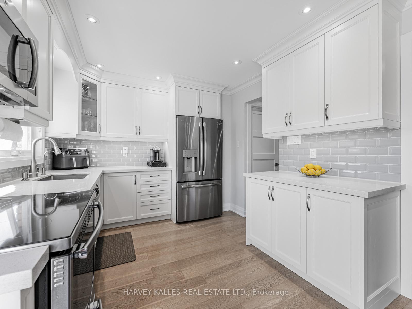 Photo 11 of 106 Bay Hill Drive, Vaughan, Glen Shields — HOMEH