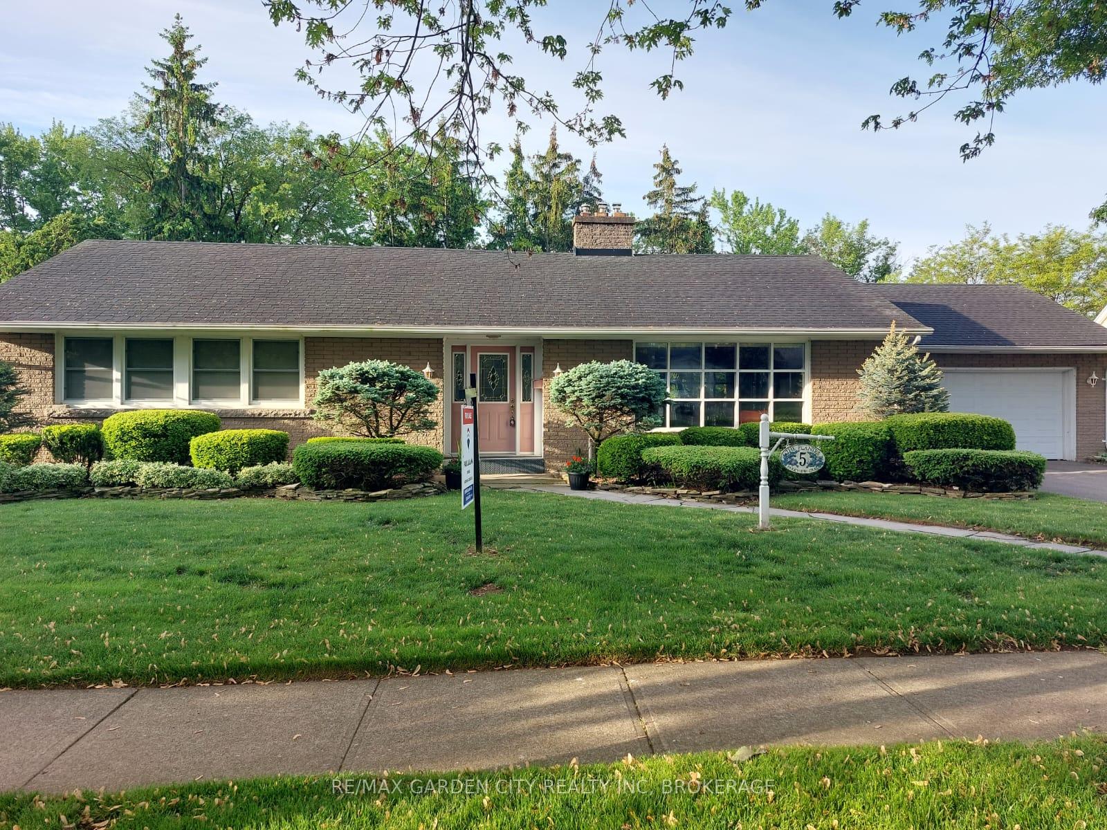 Photo 1 of 5 Parkview Crescent, Welland, Prince Charles — HOMEH