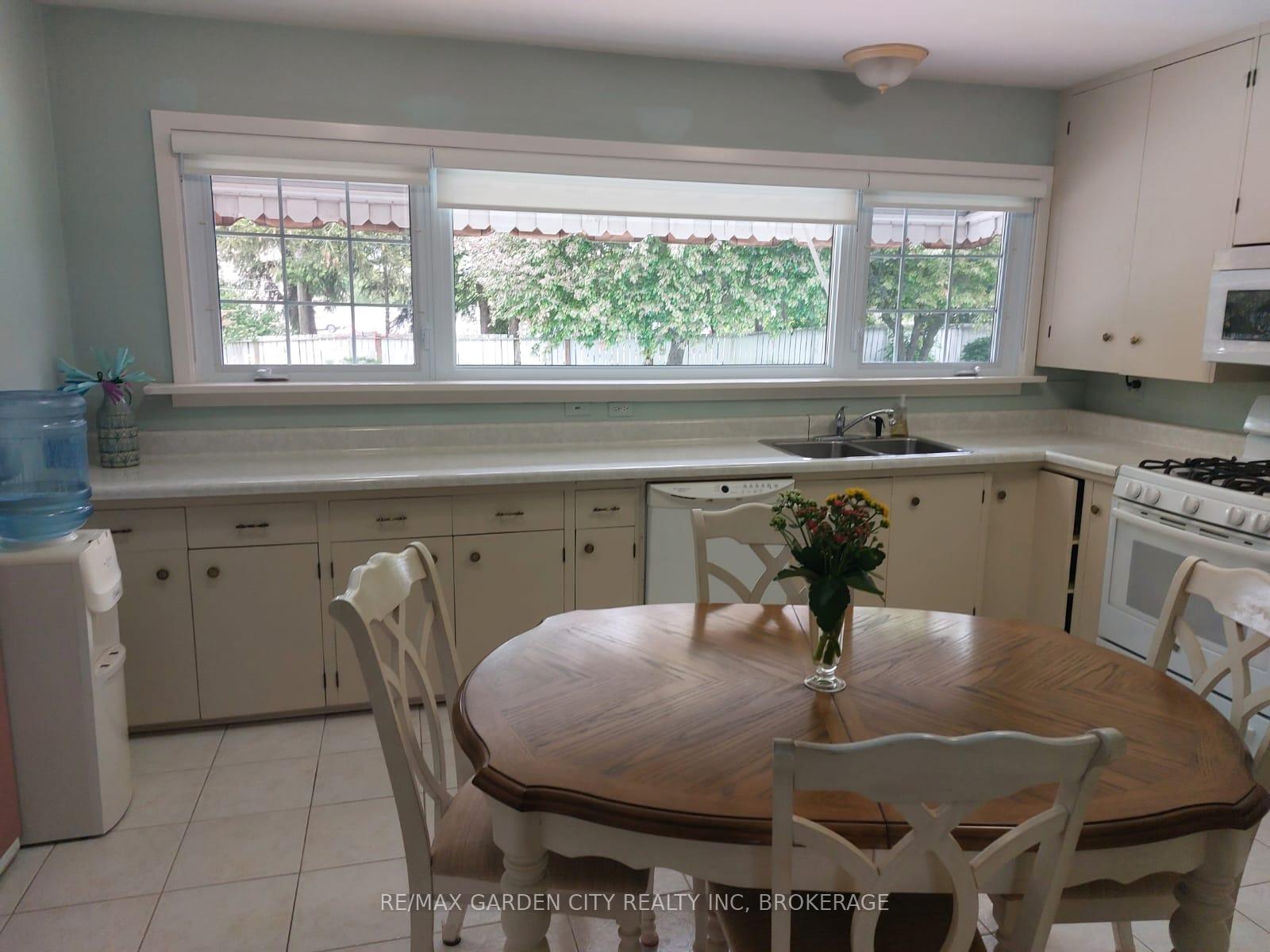 Photo 5 of 5 Parkview Crescent, Welland, Prince Charles — HOMEH