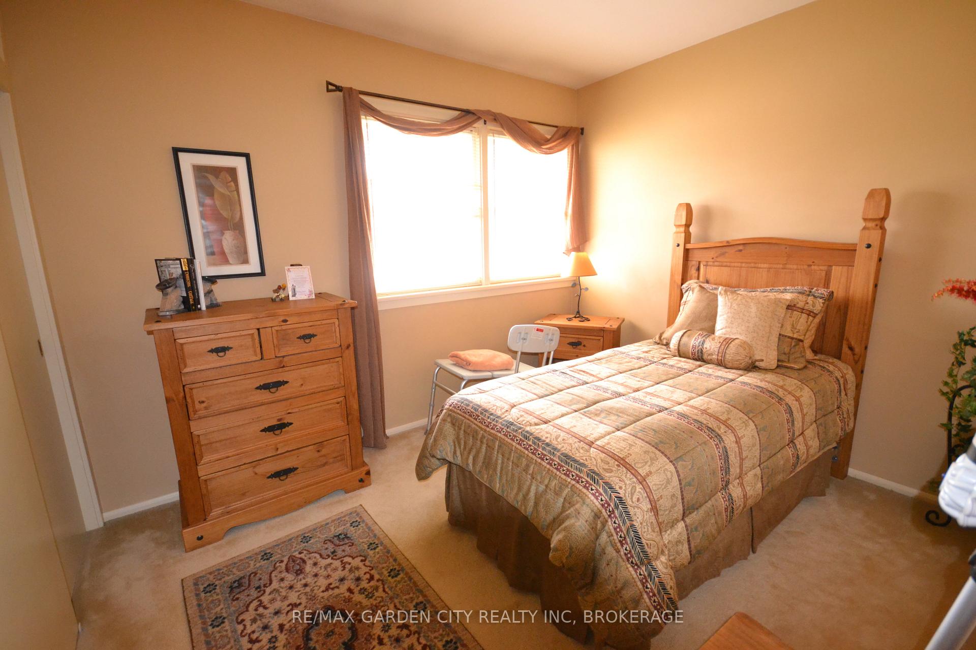 Photo 11 of 5 Parkview Crescent, Welland, Prince Charles — HOMEH