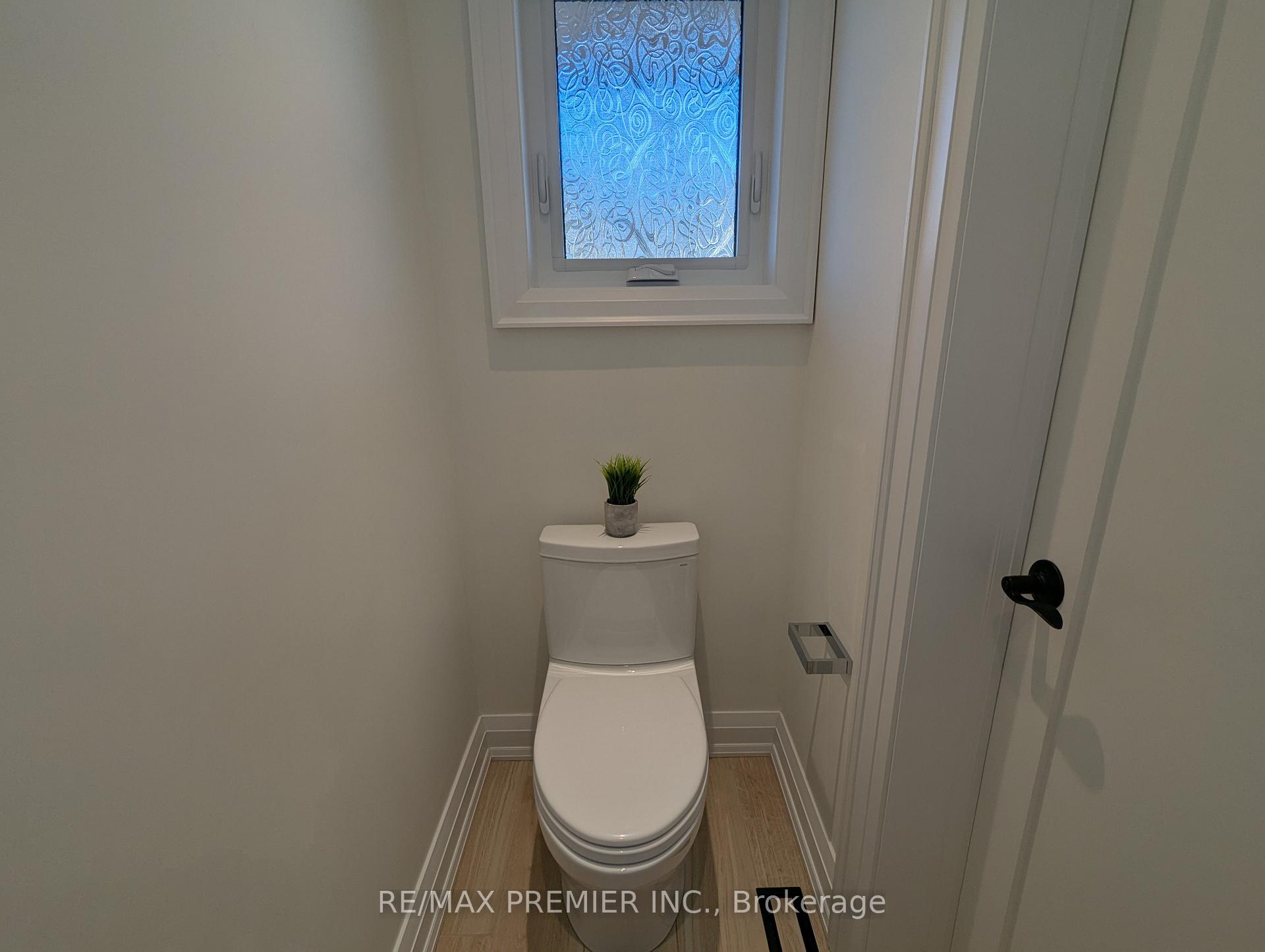 Photo 4 of 226 Kelso Crescent, Vaughan, Maple — HOMEH