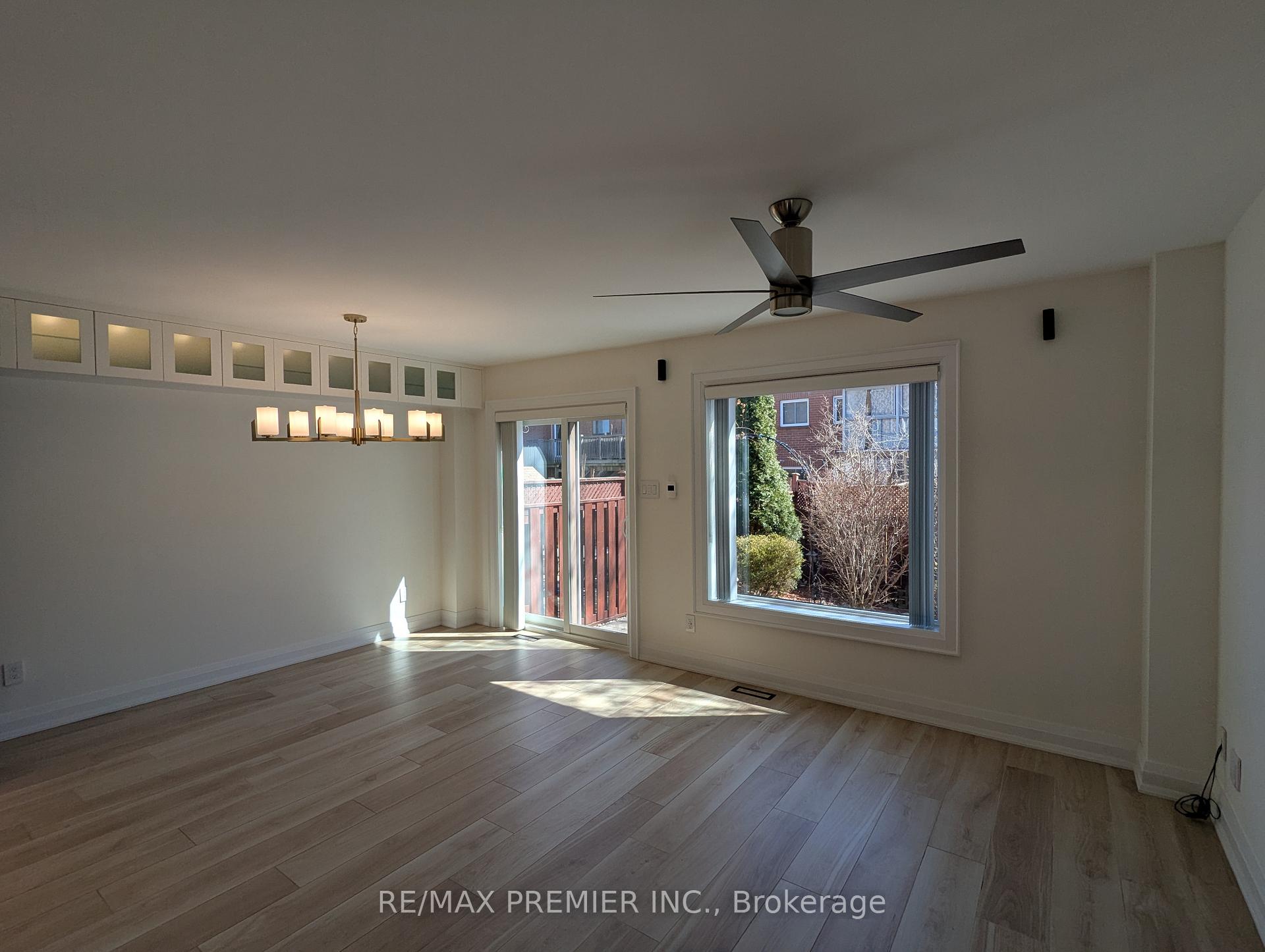 Photo 6 of 226 Kelso Crescent, Vaughan, Maple — HOMEH