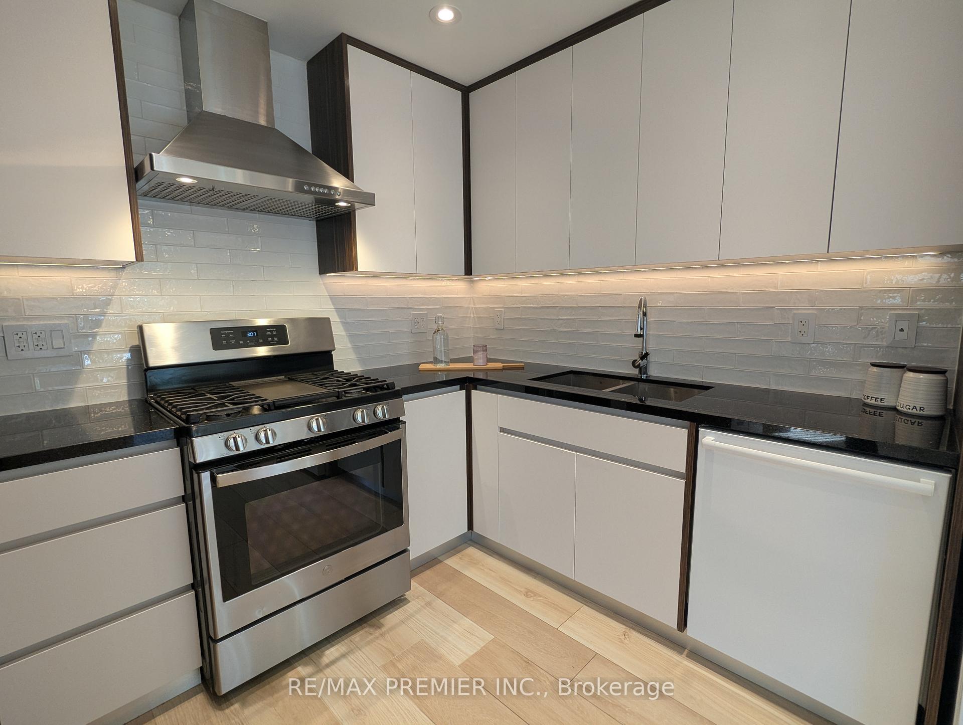 Photo 10 of 226 Kelso Crescent, Vaughan, Maple — HOMEH