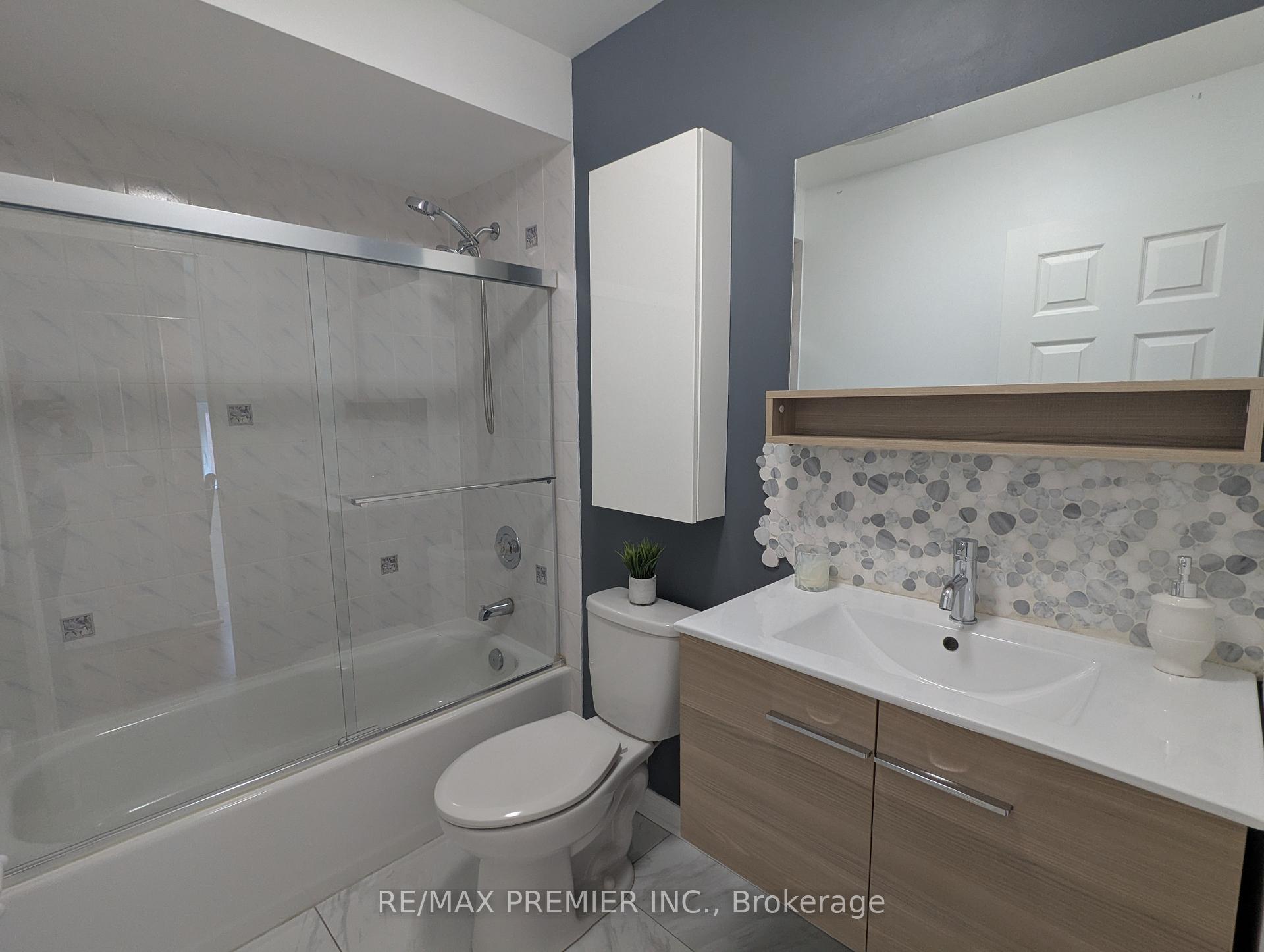 Photo 16 of 226 Kelso Crescent, Vaughan, Maple — HOMEH