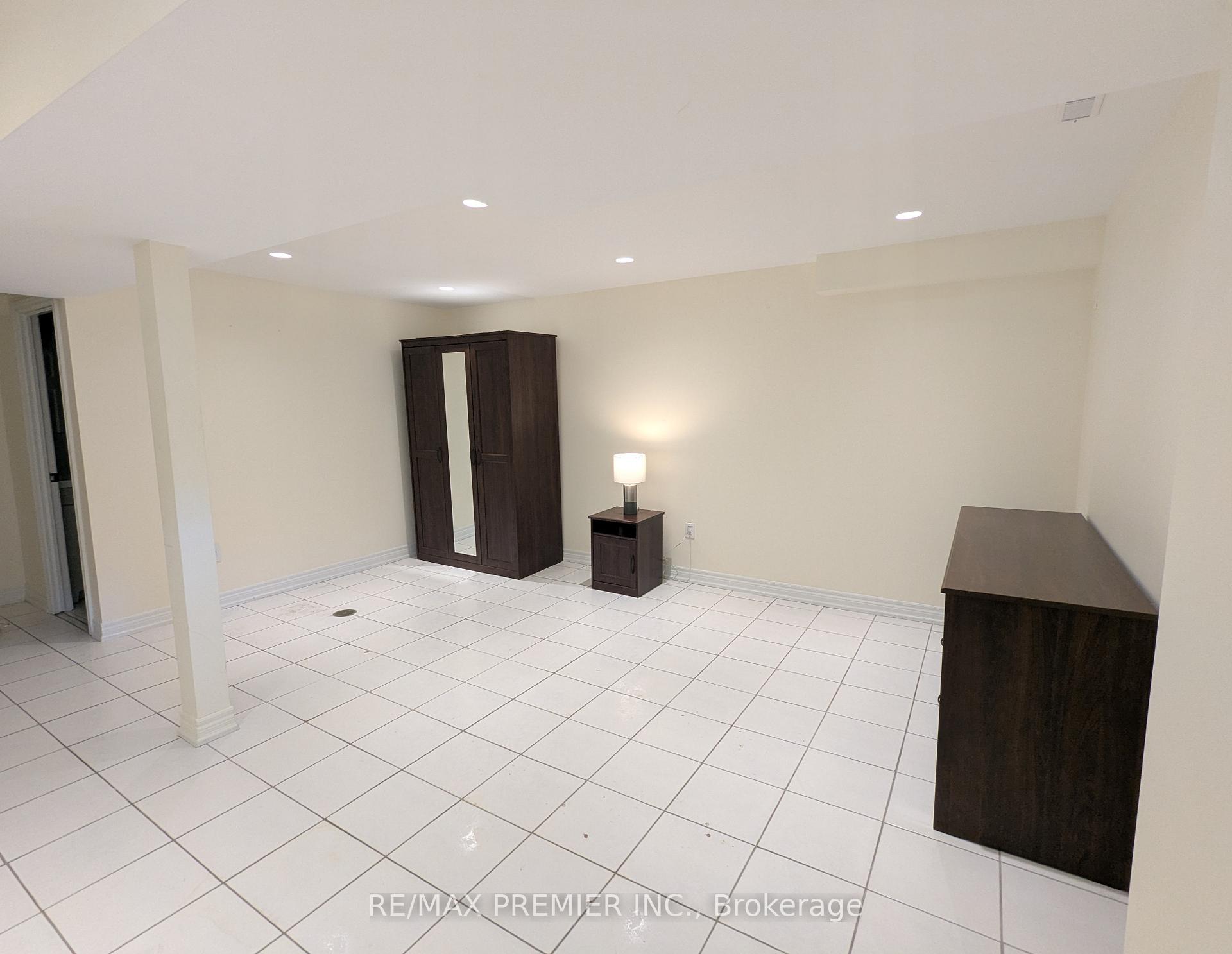 Photo 23 of 226 Kelso Crescent, Vaughan, Maple — HOMEH