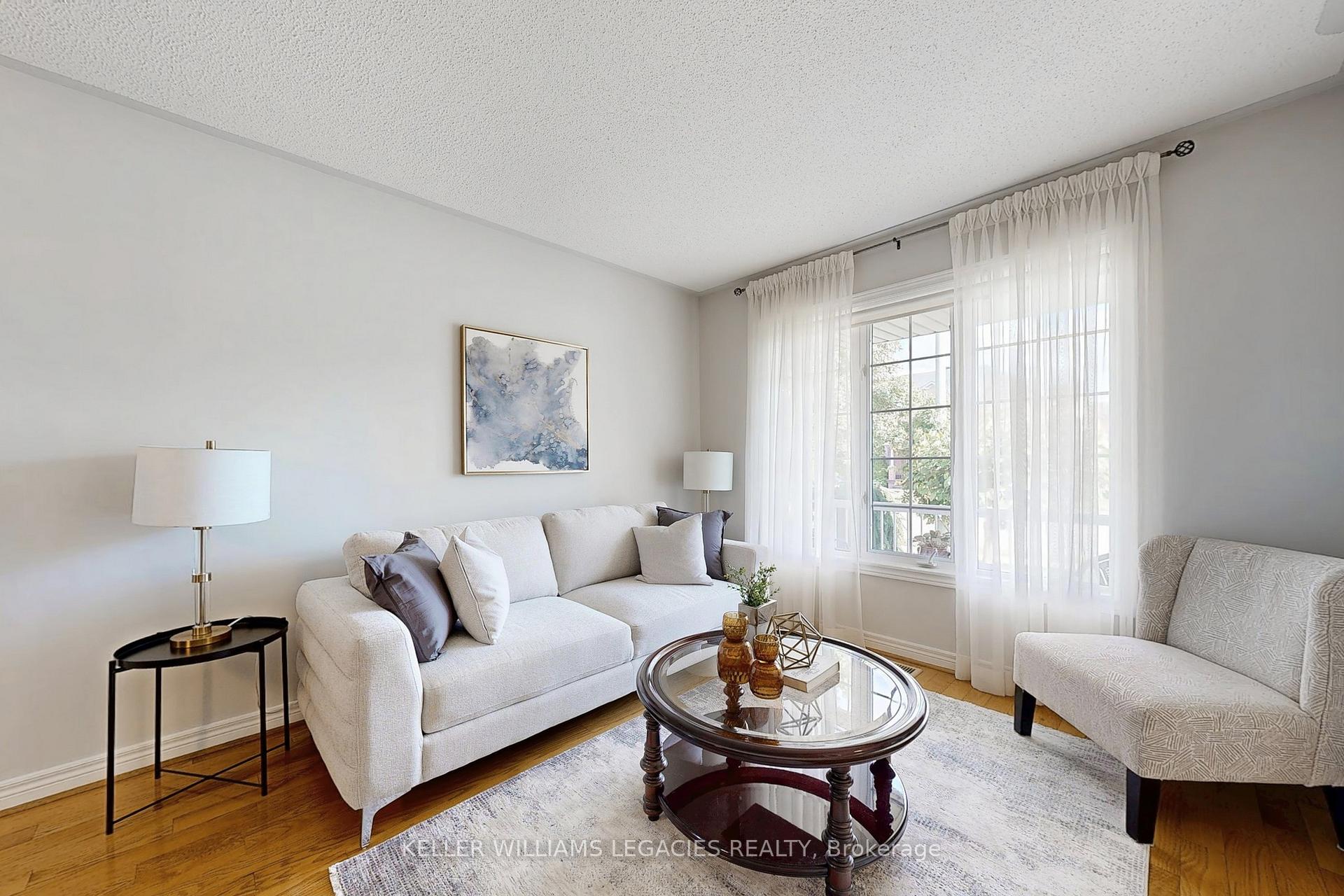 Photo 3 of 304 Maria Antonia Road, Vaughan, Vellore Village — HOMEH