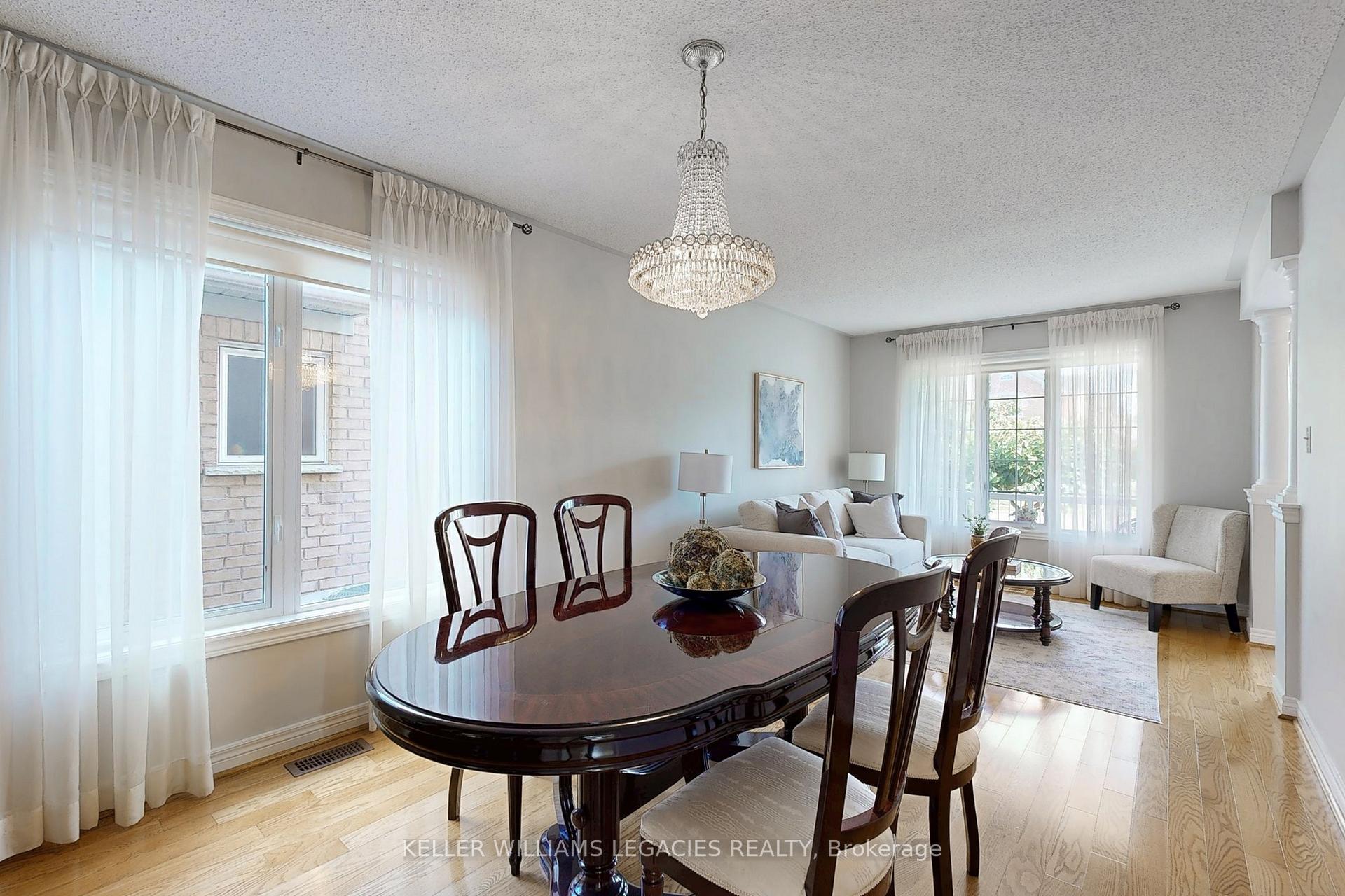 Photo 4 of 304 Maria Antonia Road, Vaughan, Vellore Village — HOMEH