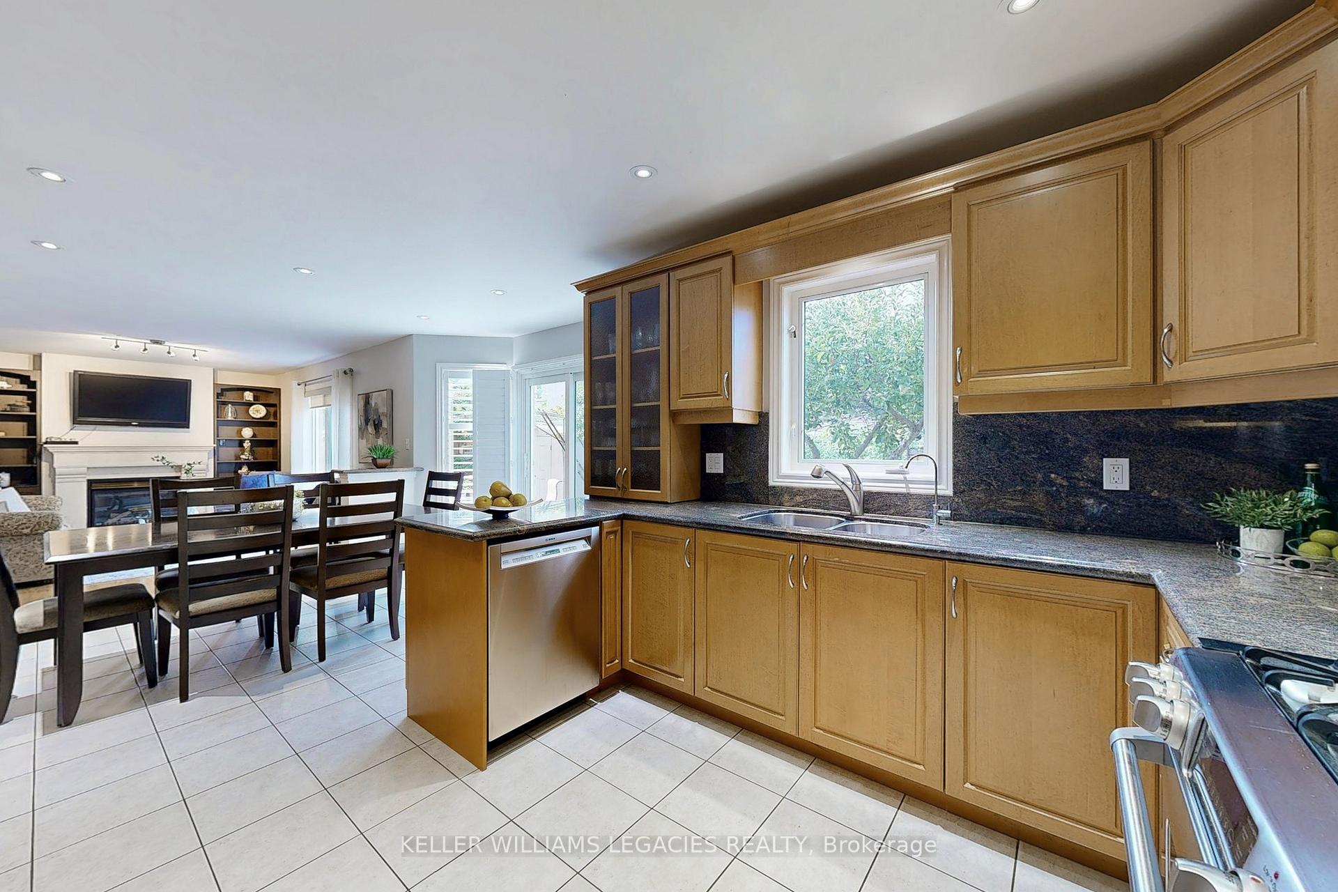 Photo 6 of 304 Maria Antonia Road, Vaughan, Vellore Village — HOMEH