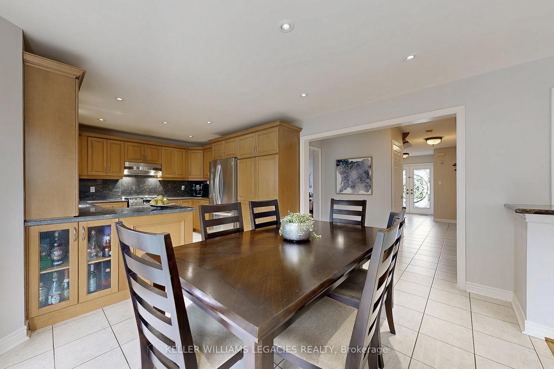 Photo 8 of 304 Maria Antonia Road, Vaughan, Vellore Village — HOMEH