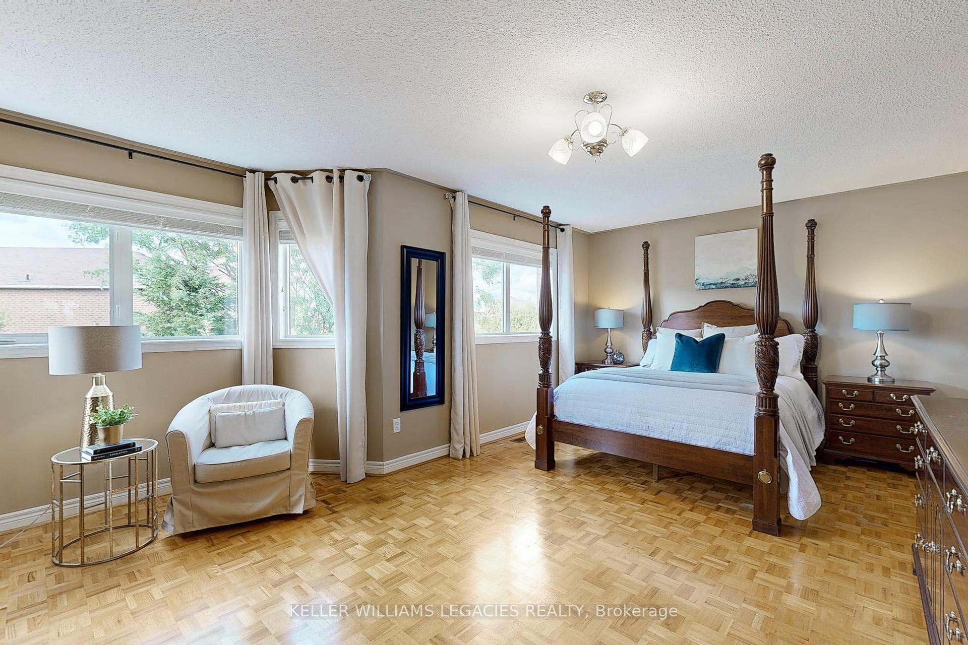 Photo 14 of 304 Maria Antonia Road, Vaughan, Vellore Village — HOMEH