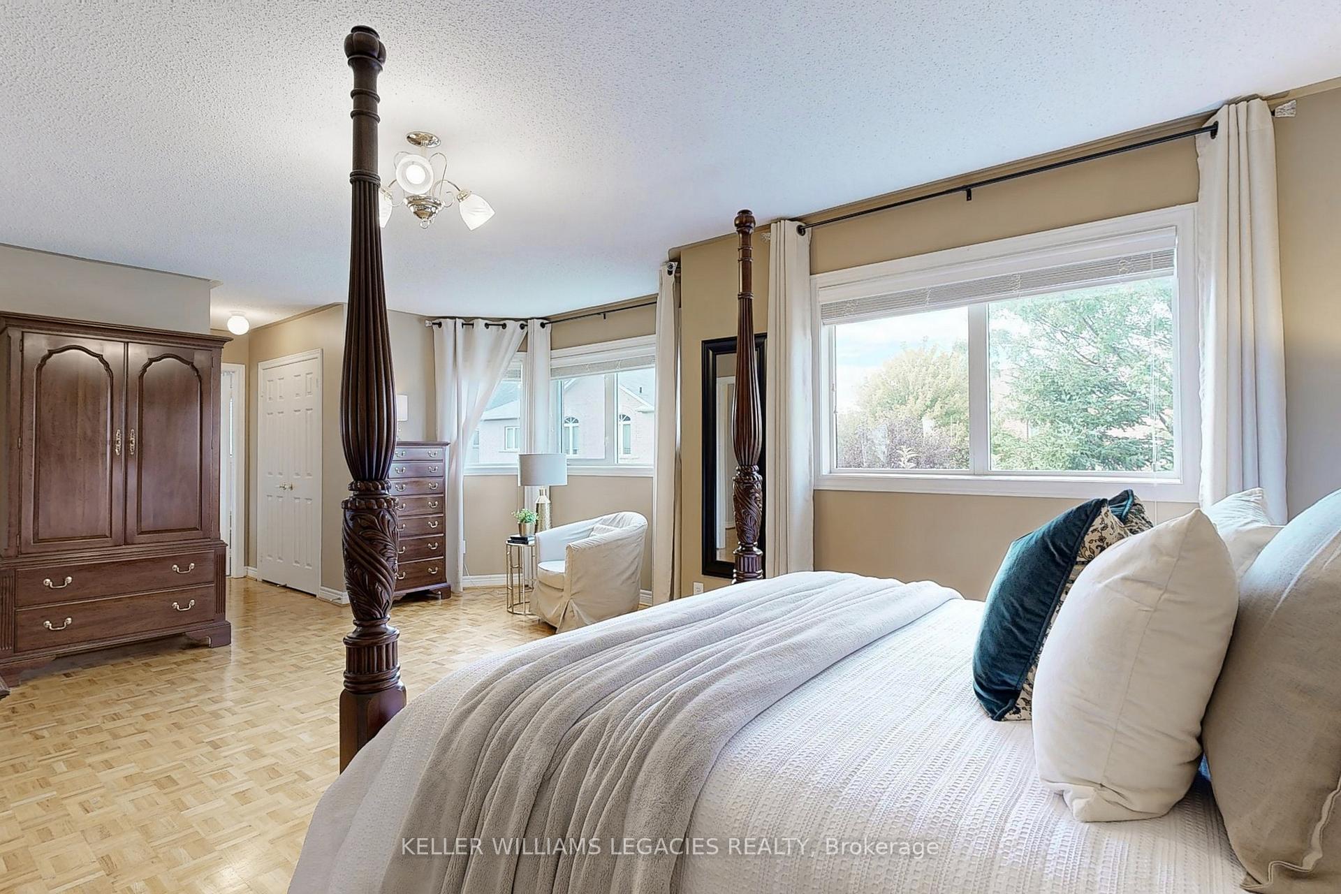 Photo 15 of 304 Maria Antonia Road, Vaughan, Vellore Village — HOMEH