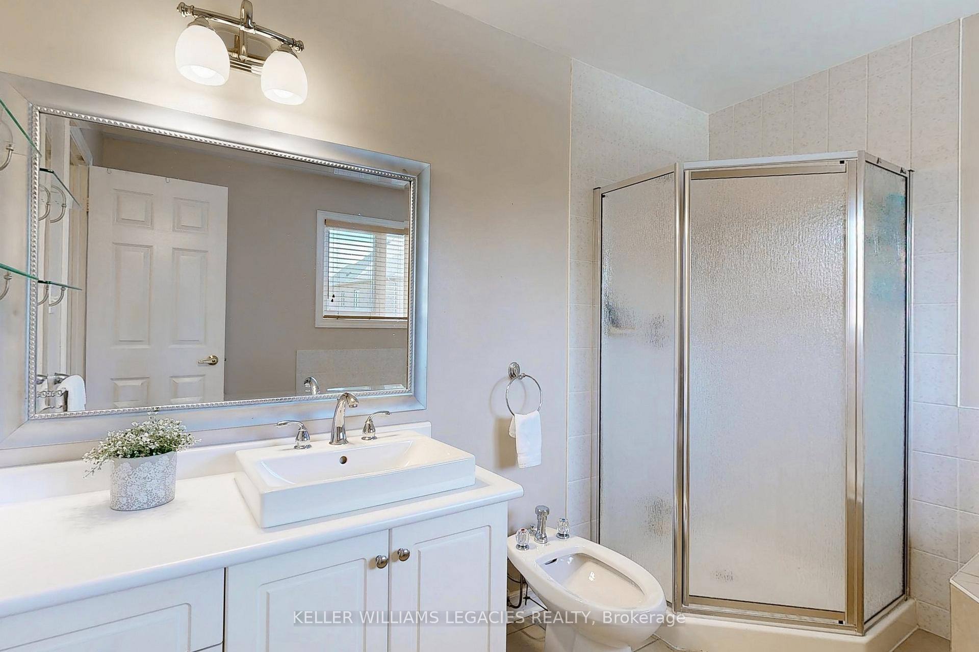 Photo 16 of 304 Maria Antonia Road, Vaughan, Vellore Village — HOMEH