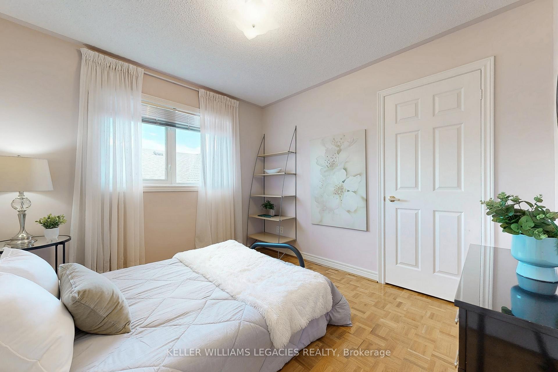 Photo 21 of 304 Maria Antonia Road, Vaughan, Vellore Village — HOMEH