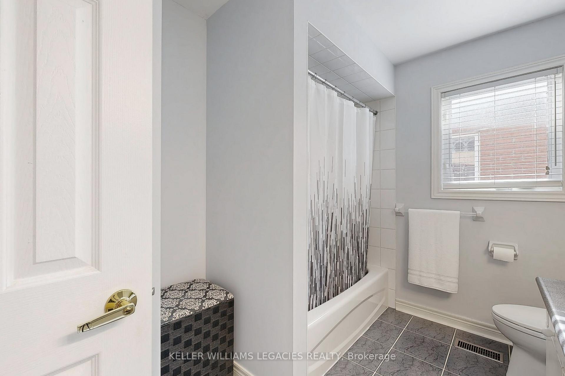 Photo 24 of 304 Maria Antonia Road, Vaughan, Vellore Village — HOMEH