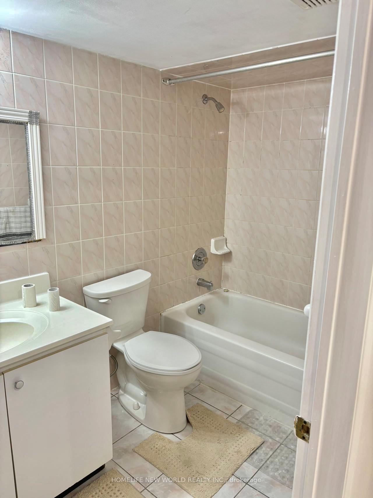 Photo 2 of 2 Bute Court, Vaughan, Maple — HOMEH