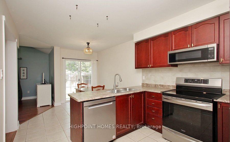 Photo 4 of 50 Beachgrove Crescent, Whitby, Taunton North — HOMEH