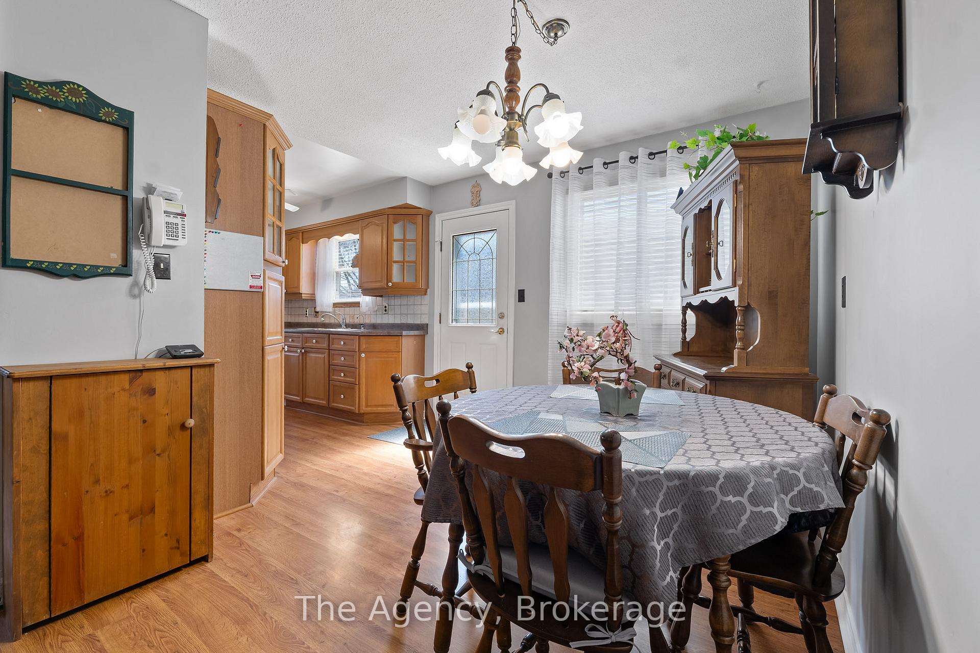 Photo 7 of 19 Fairlawn Crescent, Welland, Prince Charles — HOMEH
