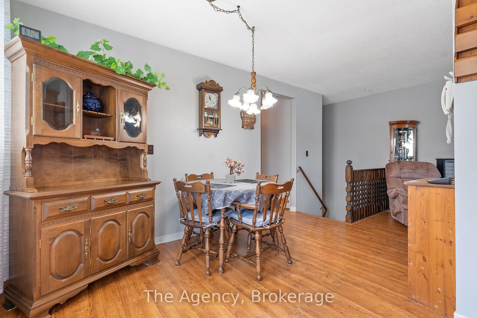 Photo 9 of 19 Fairlawn Crescent, Welland, Prince Charles — HOMEH
