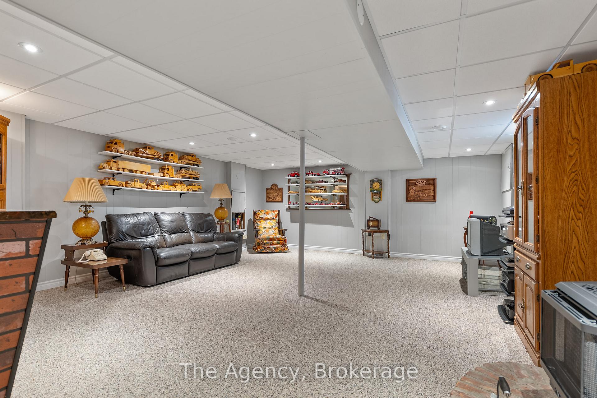 Photo 20 of 19 Fairlawn Crescent, Welland, Prince Charles — HOMEH