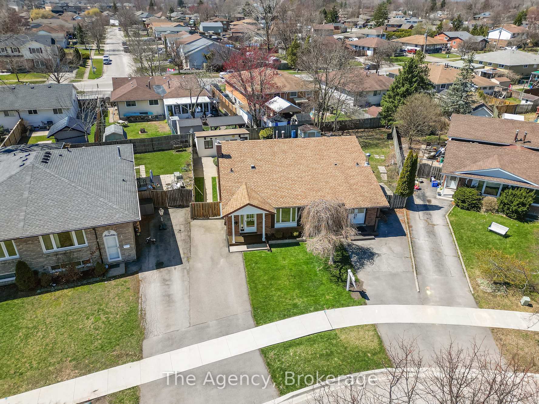Photo 30 of 19 Fairlawn Crescent, Welland, Prince Charles — HOMEH