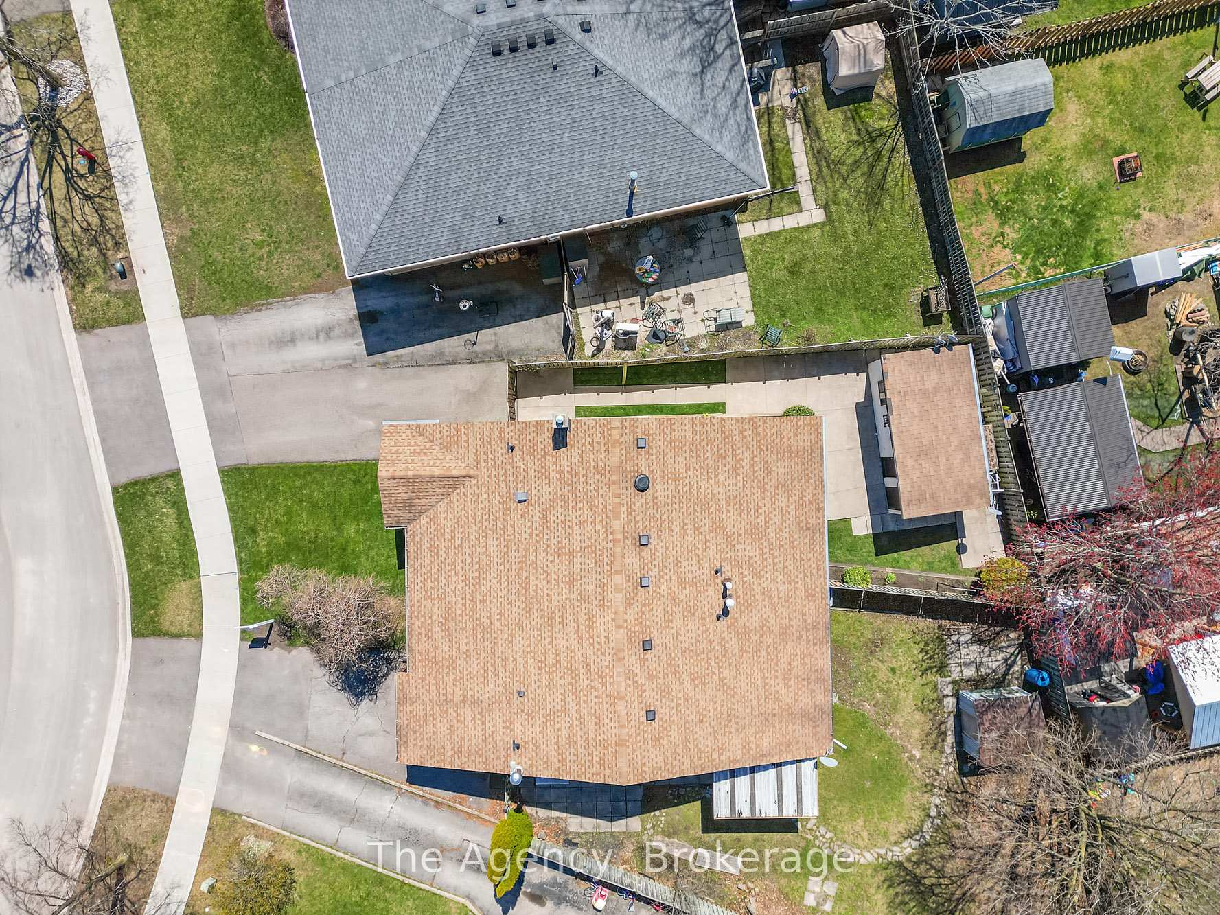 Photo 33 of 19 Fairlawn Crescent, Welland, Prince Charles — HOMEH