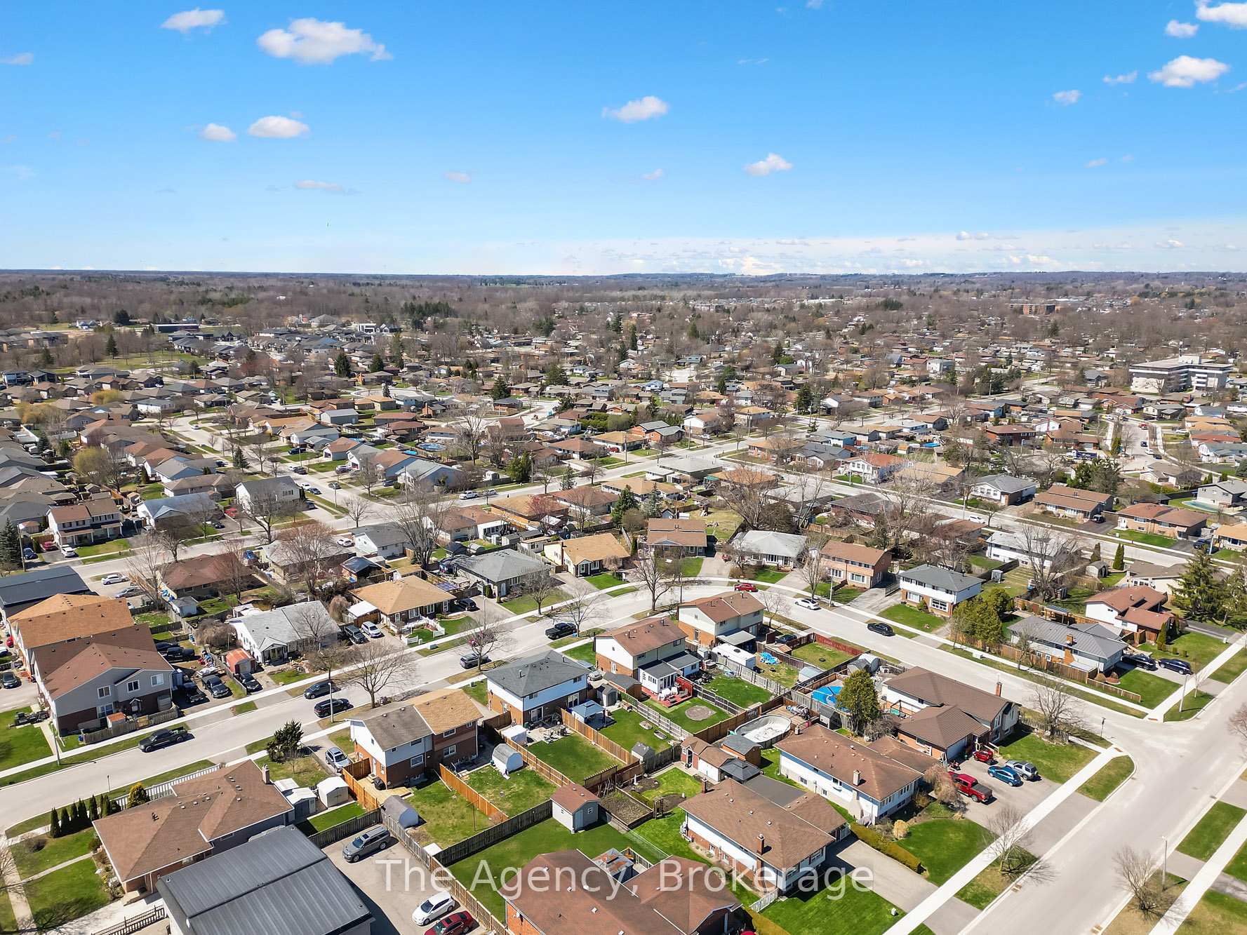 Photo 38 of 19 Fairlawn Crescent, Welland, Prince Charles — HOMEH